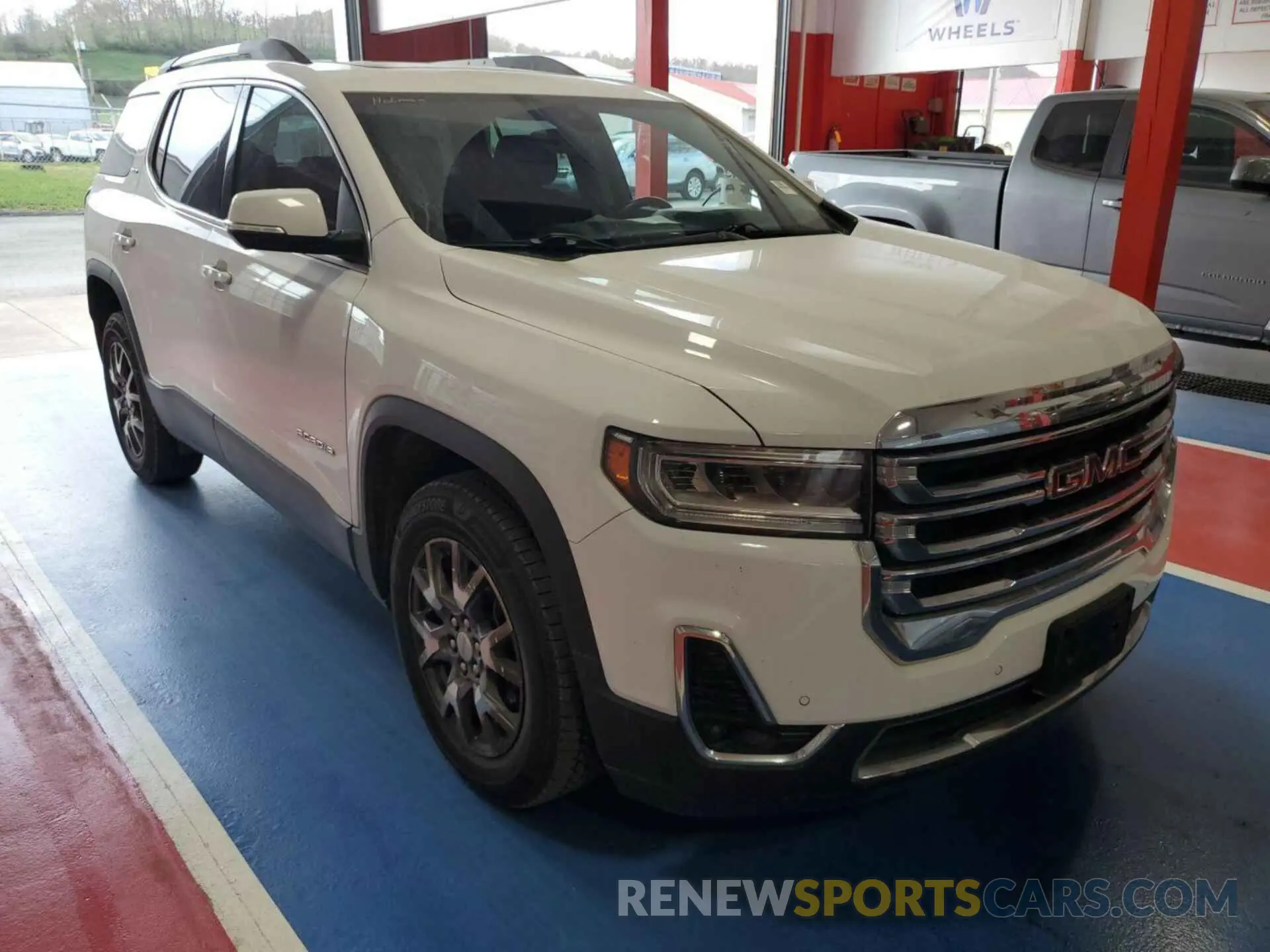19 fotografías del automóvil dañado 1GKKNULSXPZ131073 GMC ACADIA 2023