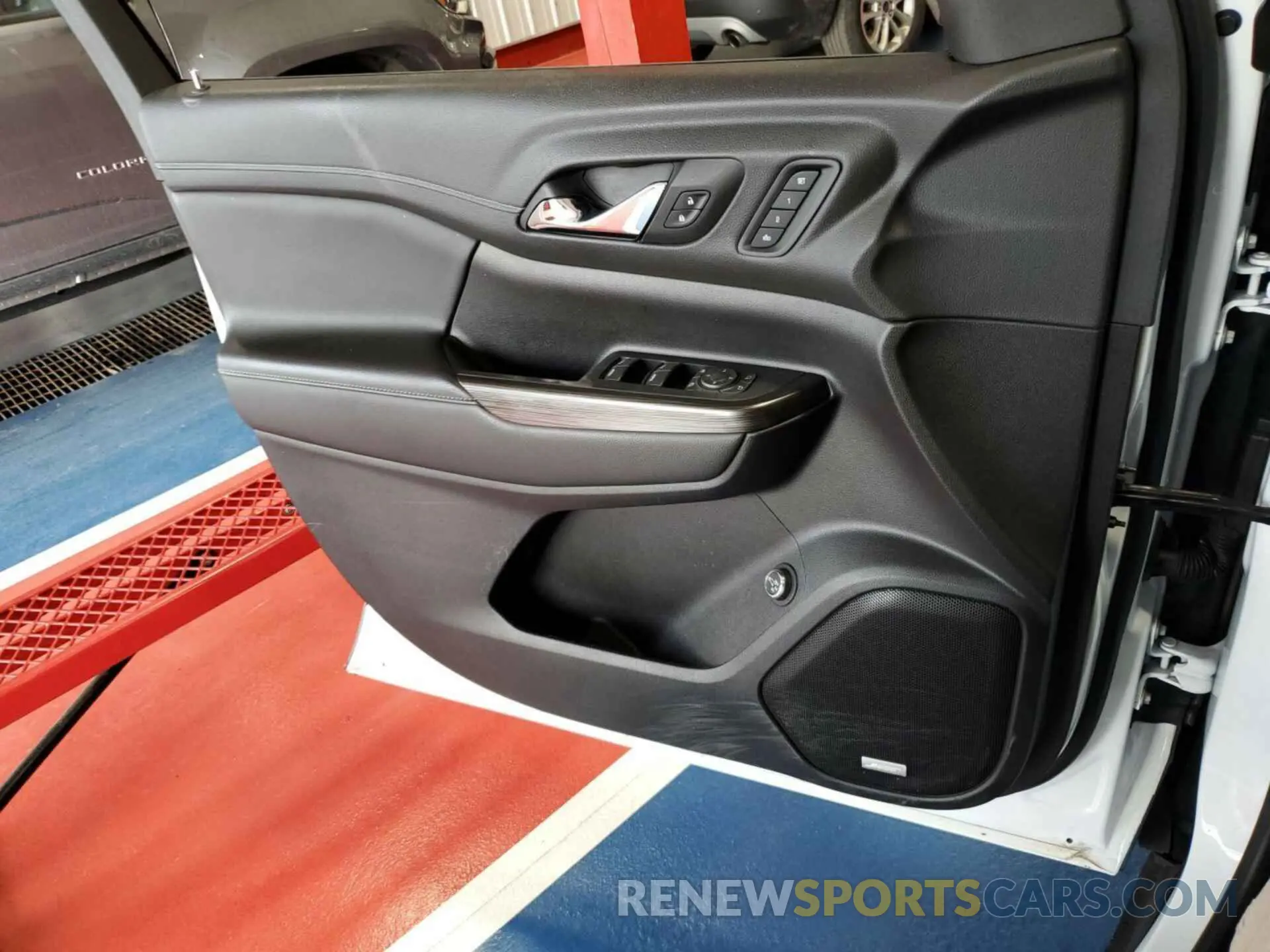 20 fotografías del automóvil dañado 1GKKNULSXPZ131073 GMC ACADIA 2023