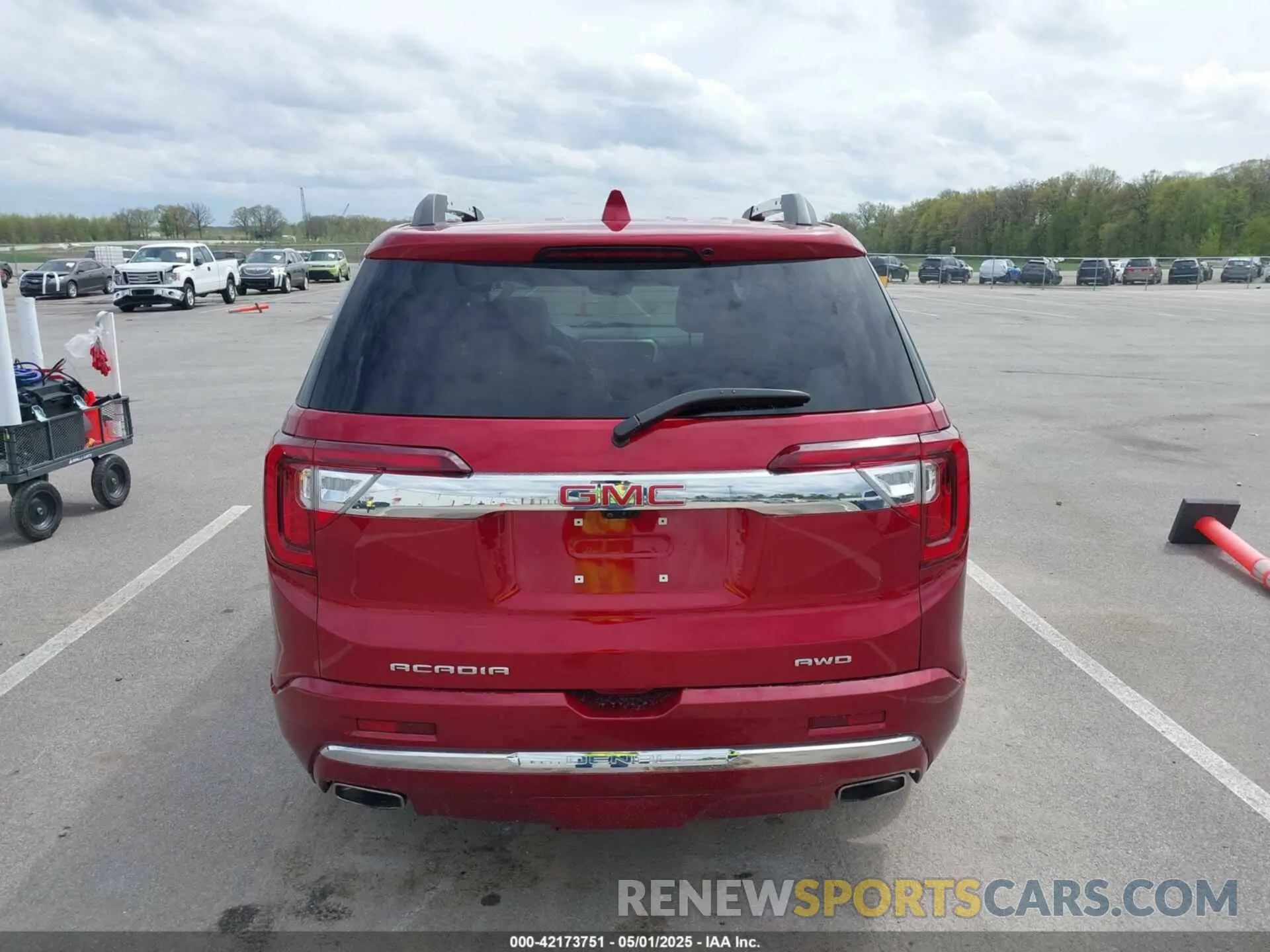 16 fotografías del automóvil dañado 1GKKNXL47PZ125749 GMC ACADIA 2023