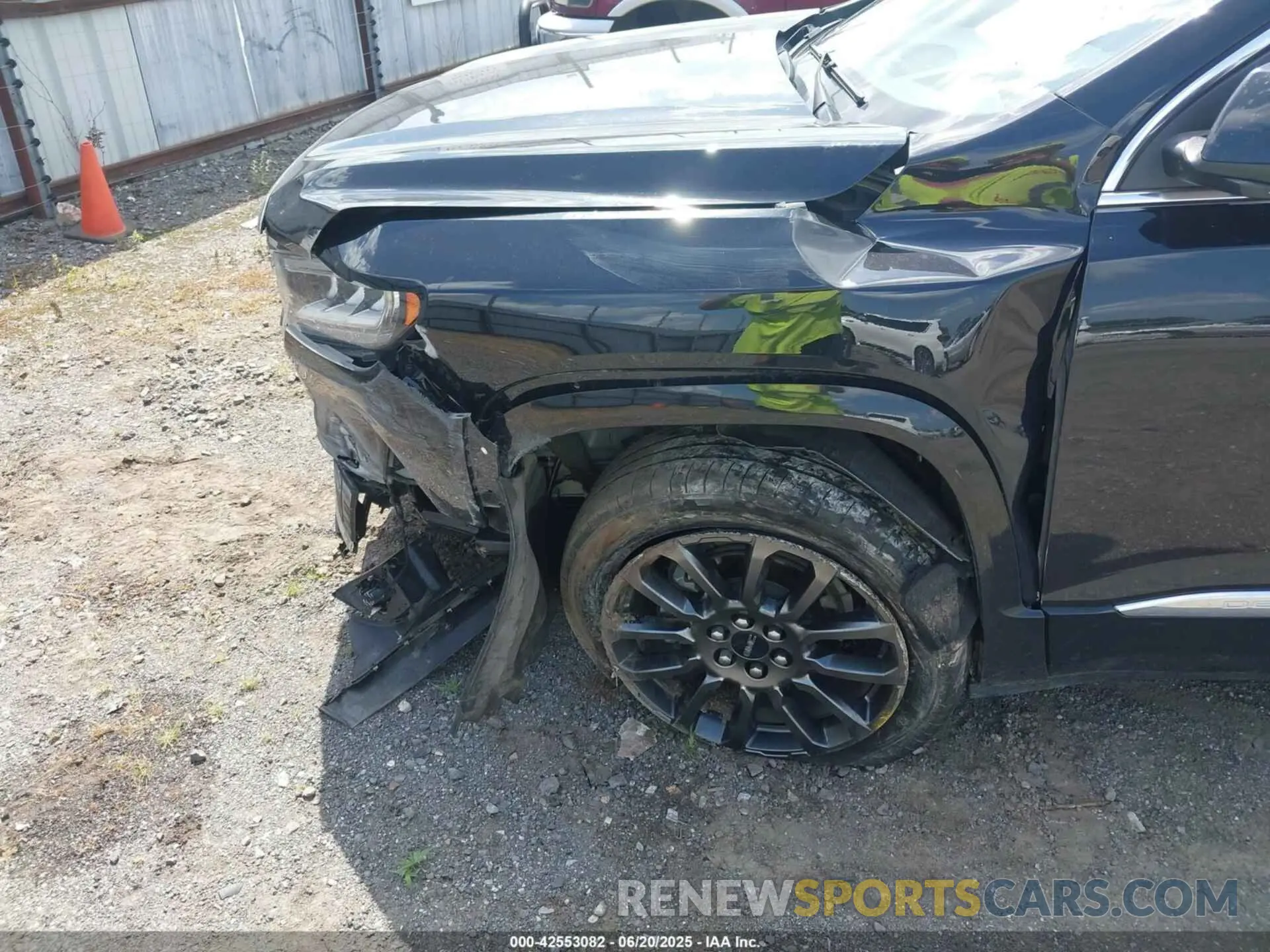 17 fotografías del automóvil dañado 1GKKNXLS4PZ204830 GMC ACADIA 2023