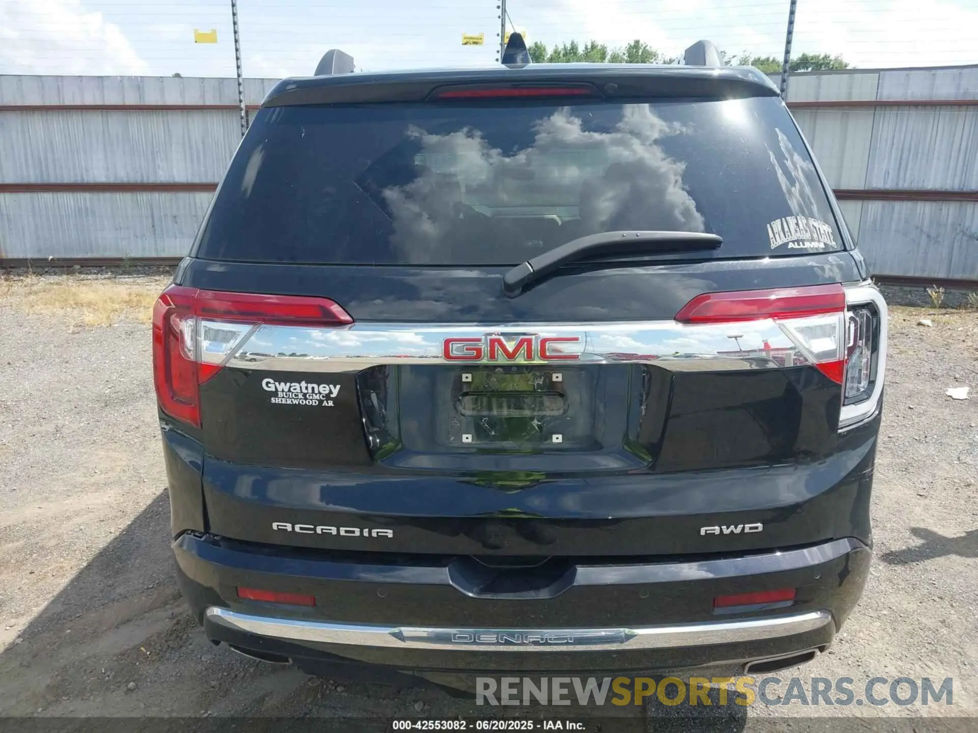 19 fotografías del automóvil dañado 1GKKNXLS4PZ204830 GMC ACADIA 2023