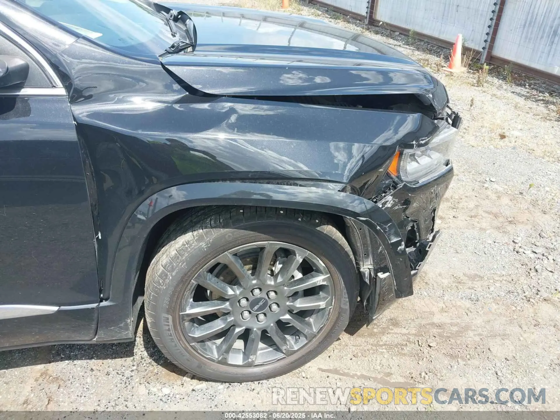 21 fotografías del automóvil dañado 1GKKNXLS4PZ204830 GMC ACADIA 2023