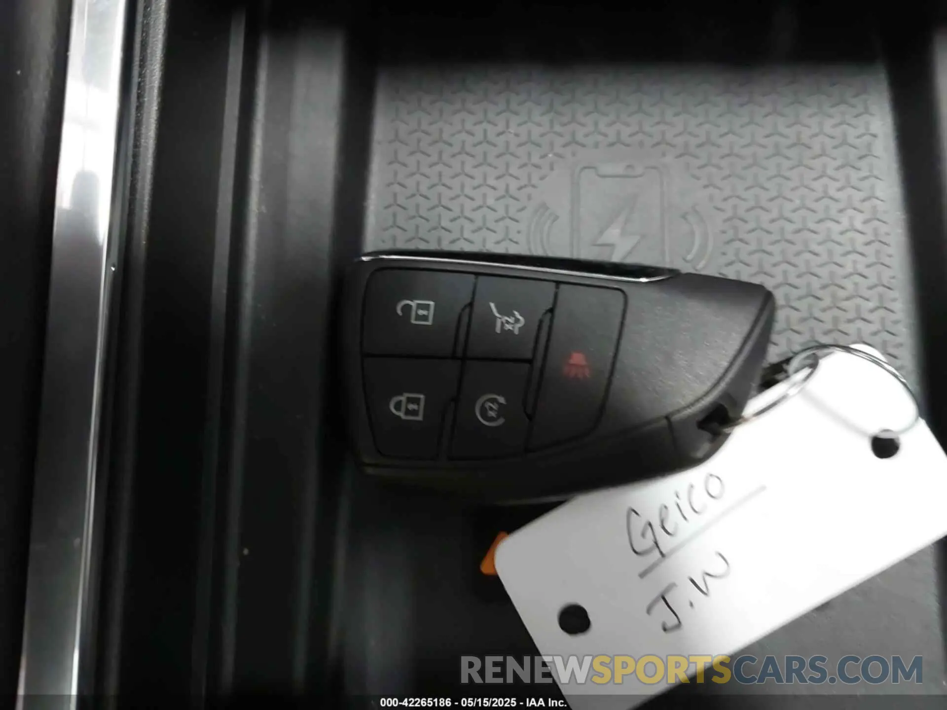 11 fotografías del automóvil dañado 1GKENNKS8RJ247247 GMC ACADIA 2024
