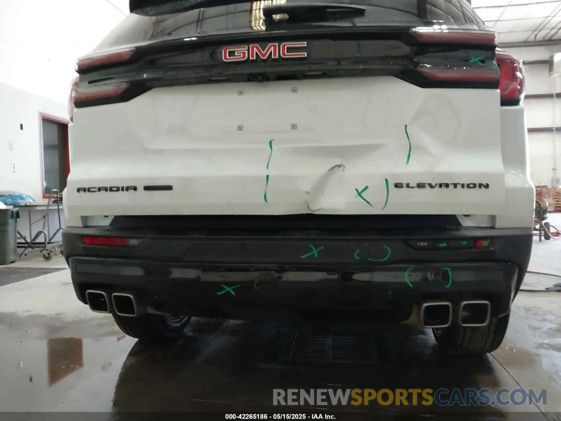 20 fotografías del automóvil dañado 1GKENNKS8RJ247247 GMC ACADIA 2024