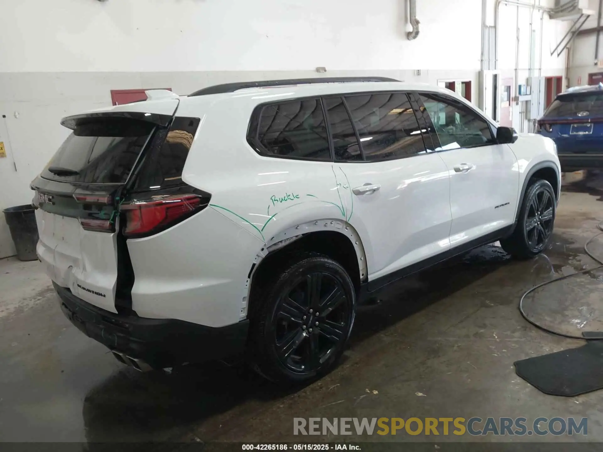 4 fotografías del automóvil dañado 1GKENNKS8RJ247247 GMC ACADIA 2024