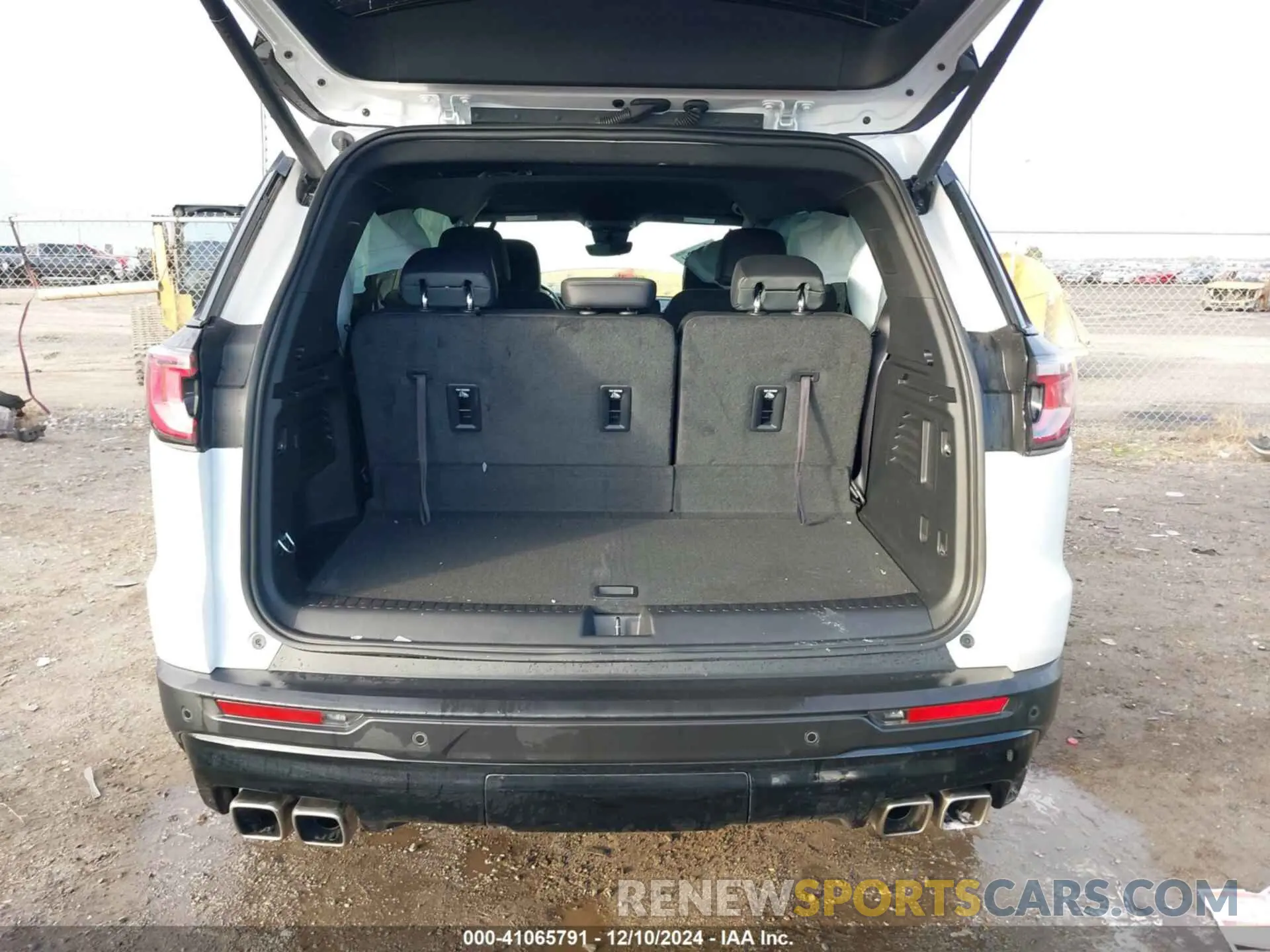 8 fotografías del automóvil dañado 1GKENPKS3RJ186613 GMC ACADIA 2024