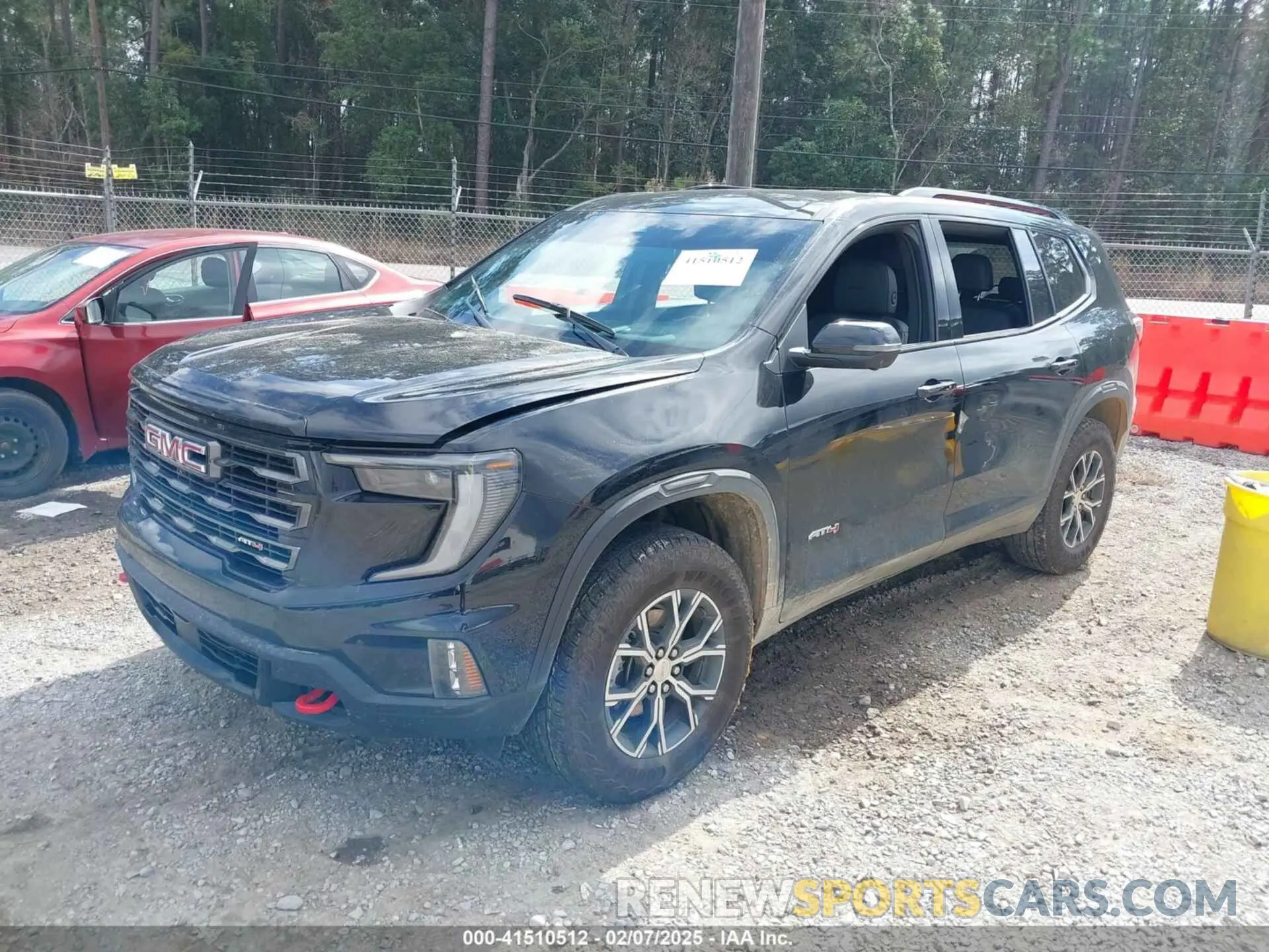2 fotografías del automóvil dañado 1GKENPKSHRJ155390 GMC ACADIA 2024