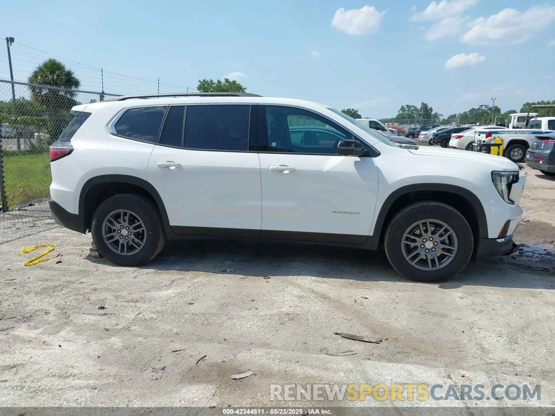 12 fotografías del automóvil dañado 1GKENKRS2SJ161183 GMC ACADIA 2025