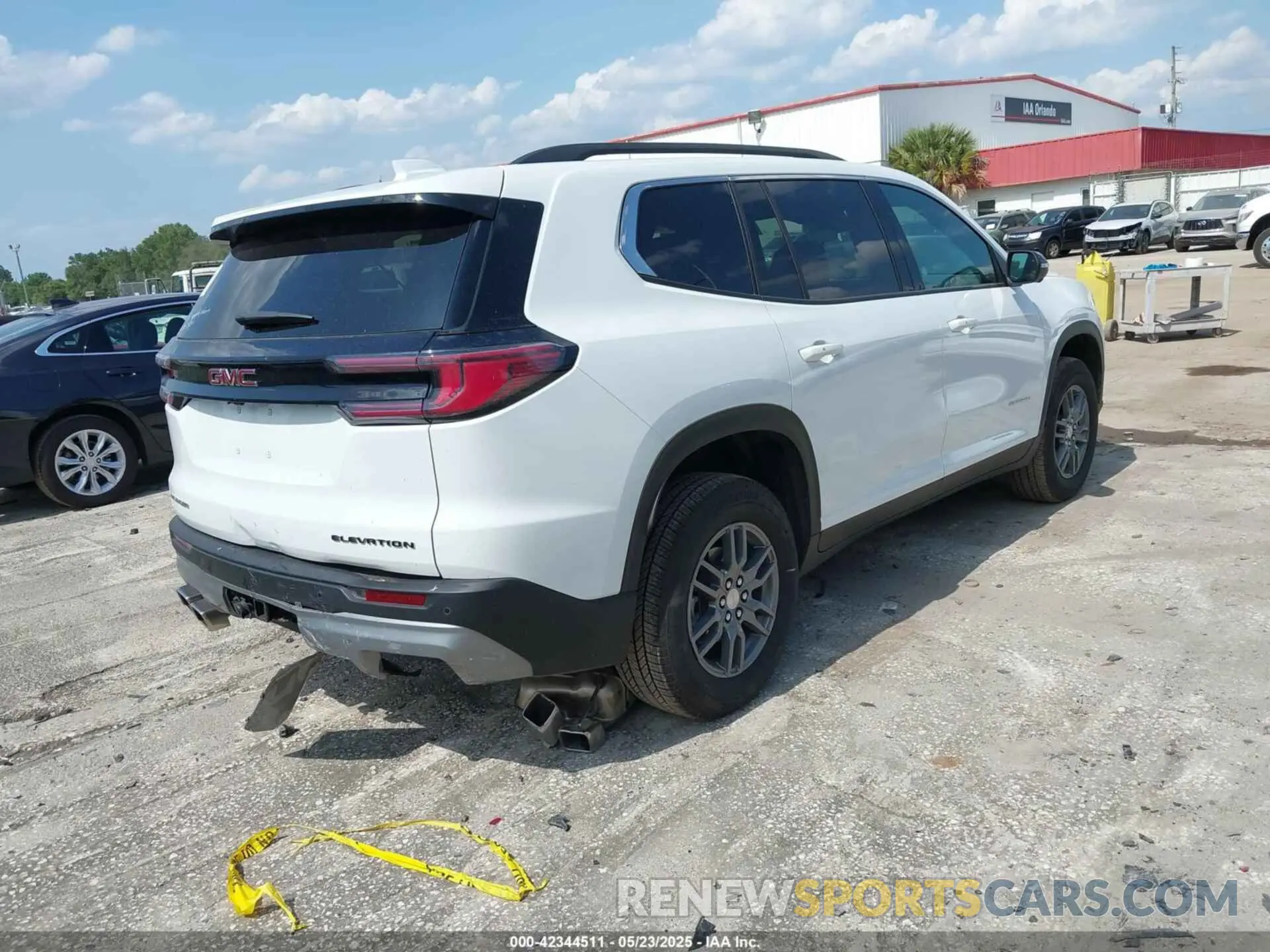 4 fotografías del automóvil dañado 1GKENKRS2SJ161183 GMC ACADIA 2025