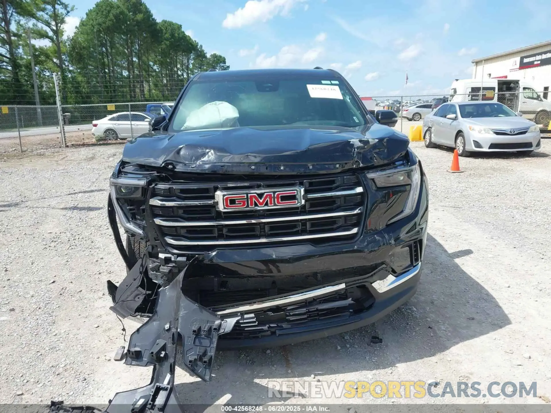 13 fotografías del automóvil dañado 1GKENKRS4SJ155580 GMC ACADIA 2025