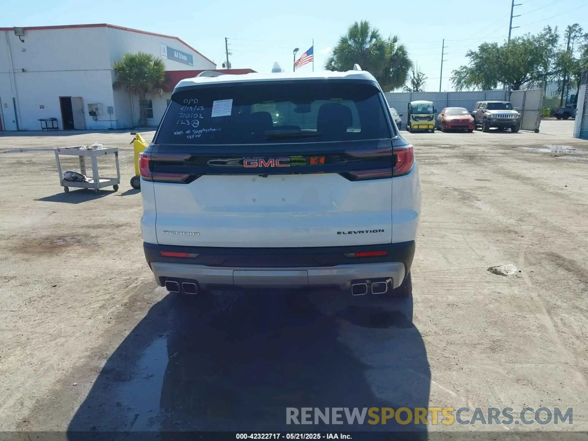 16 fotografías del automóvil dañado 1GKENKRS5SJ155605 GMC ACADIA 2025