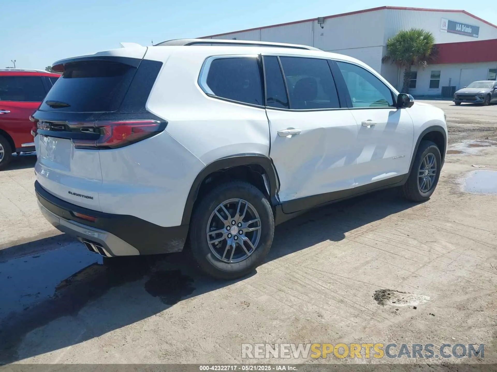 4 fotografías del automóvil dañado 1GKENKRS5SJ155605 GMC ACADIA 2025
