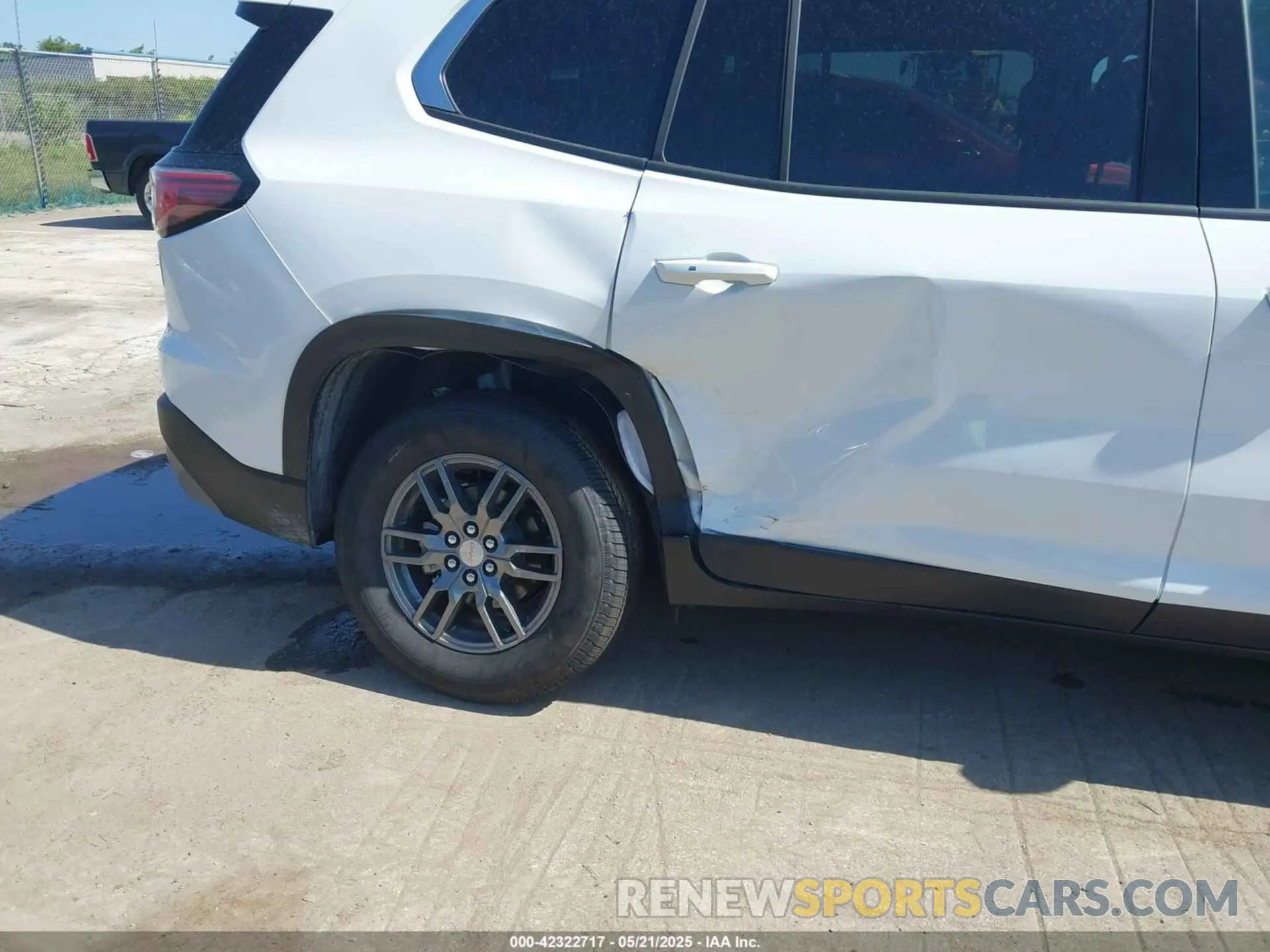 6 fotografías del automóvil dañado 1GKENKRS5SJ155605 GMC ACADIA 2025