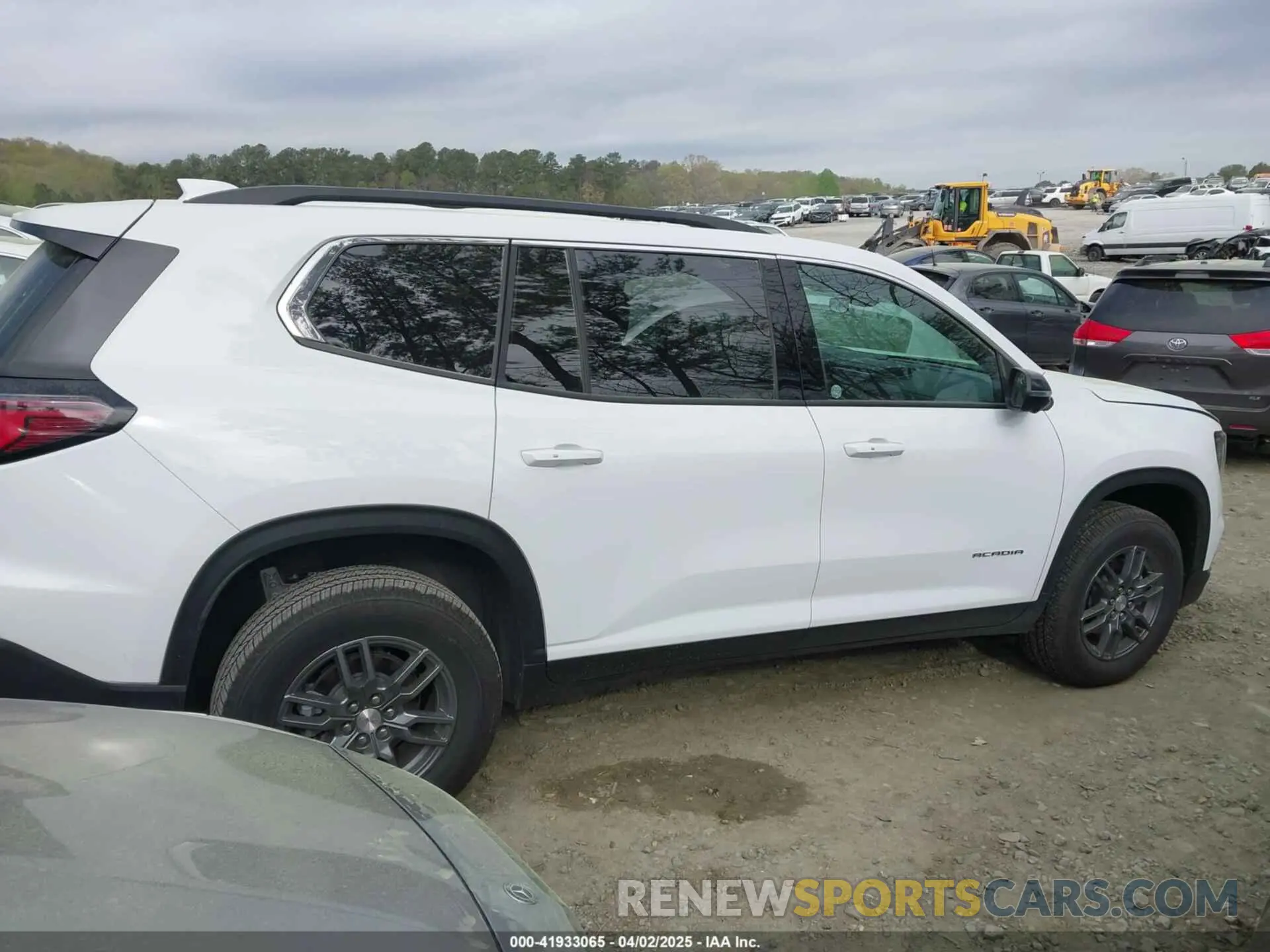 13 fotografías del automóvil dañado 1GKENKRS8SJ158370 GMC ACADIA 2025