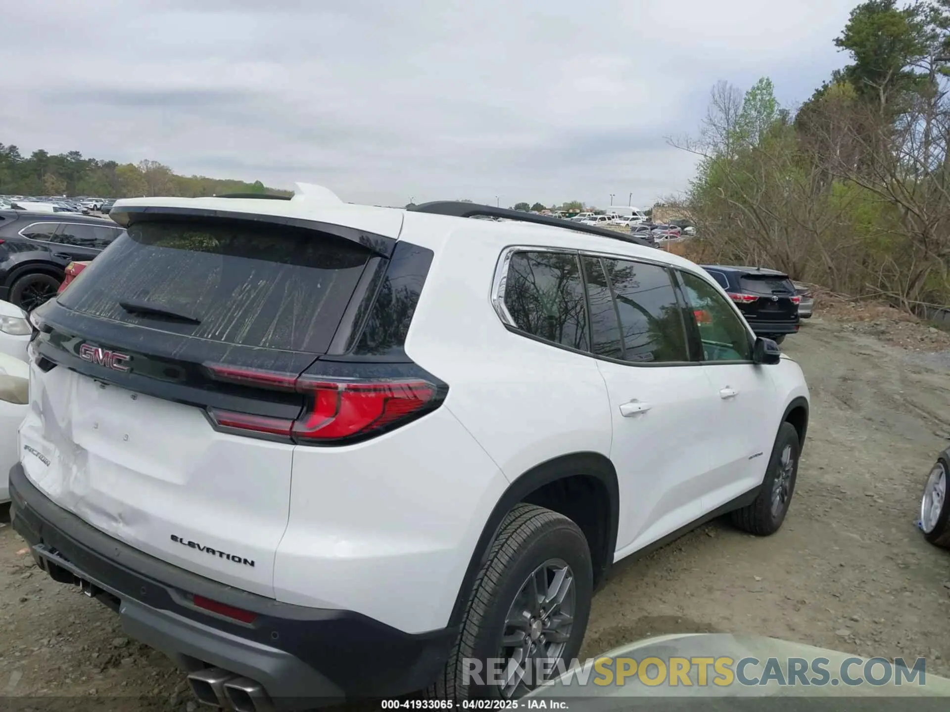 4 fotografías del automóvil dañado 1GKENKRS8SJ158370 GMC ACADIA 2025