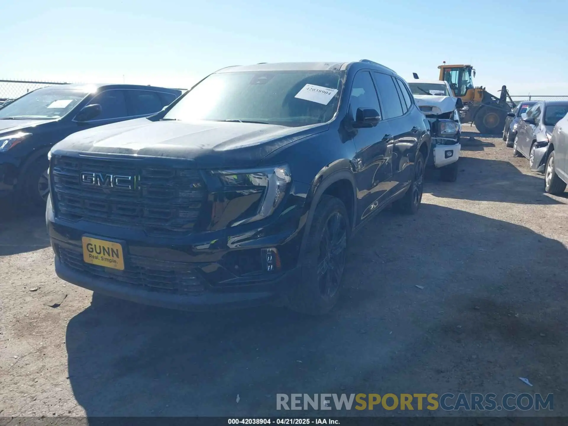 2 fotografías del automóvil dañado 1GKENKRSXSJ145023 GMC ACADIA 2025