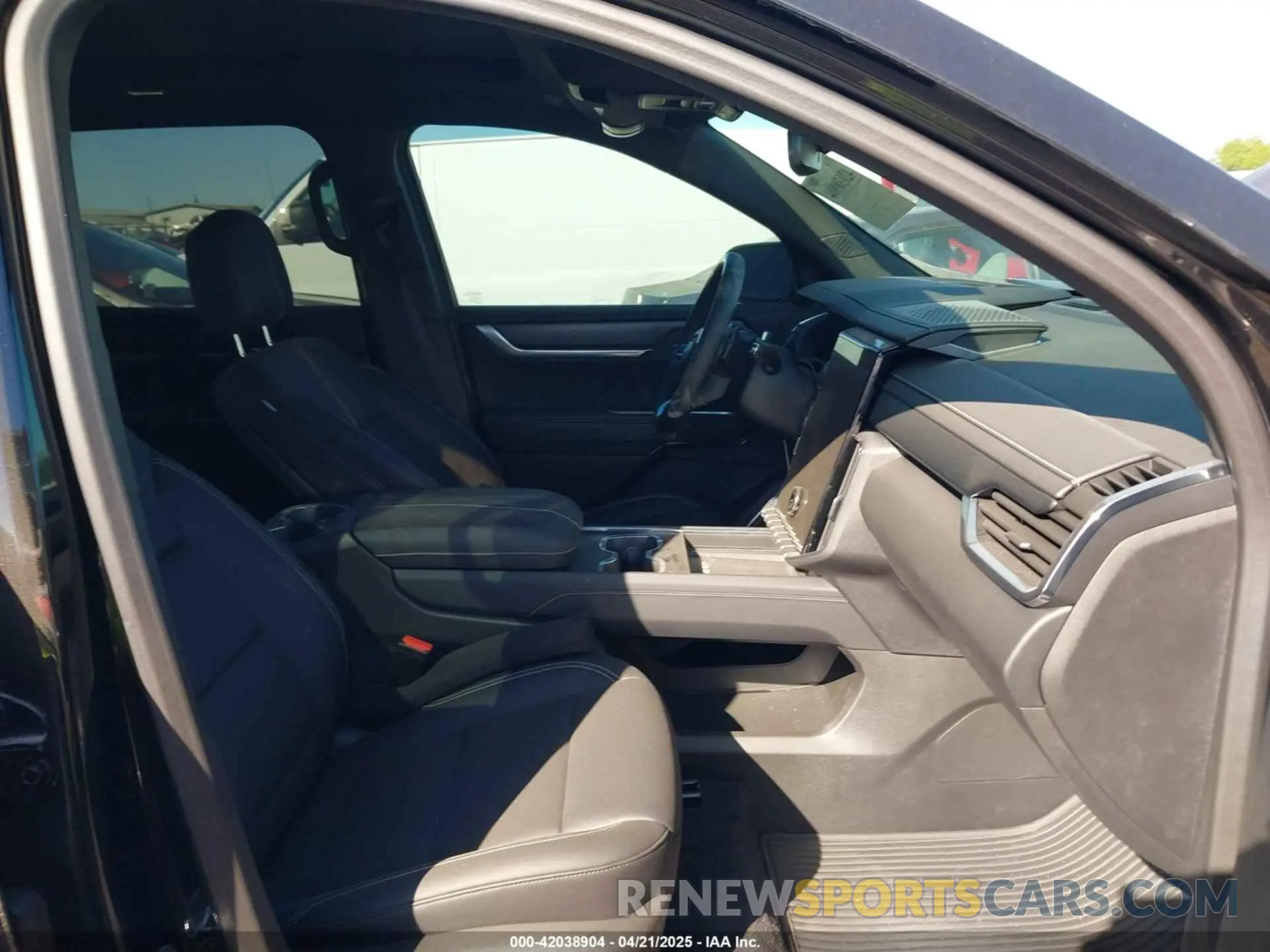 5 fotografías del automóvil dañado 1GKENKRSXSJ145023 GMC ACADIA 2025