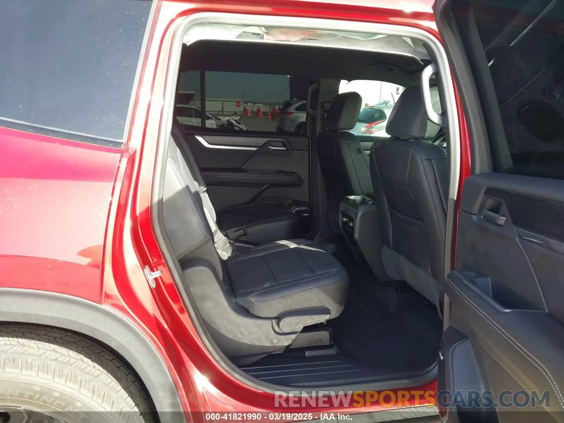 8 fotografías del automóvil dañado 1GKENNRS0SJ118513 GMC ACADIA 2025