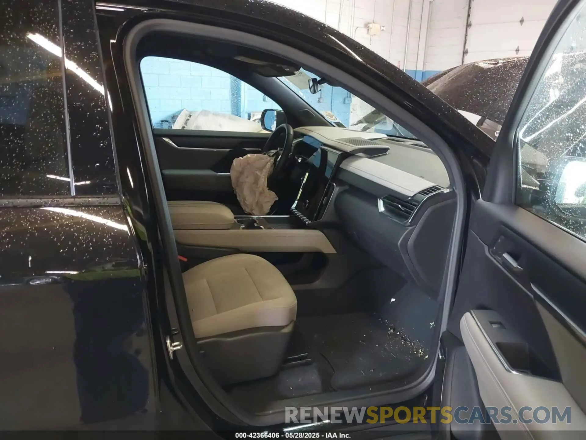 5 fotografías del automóvil dañado 1GKENNRS4SJ173076 GMC ACADIA 2025