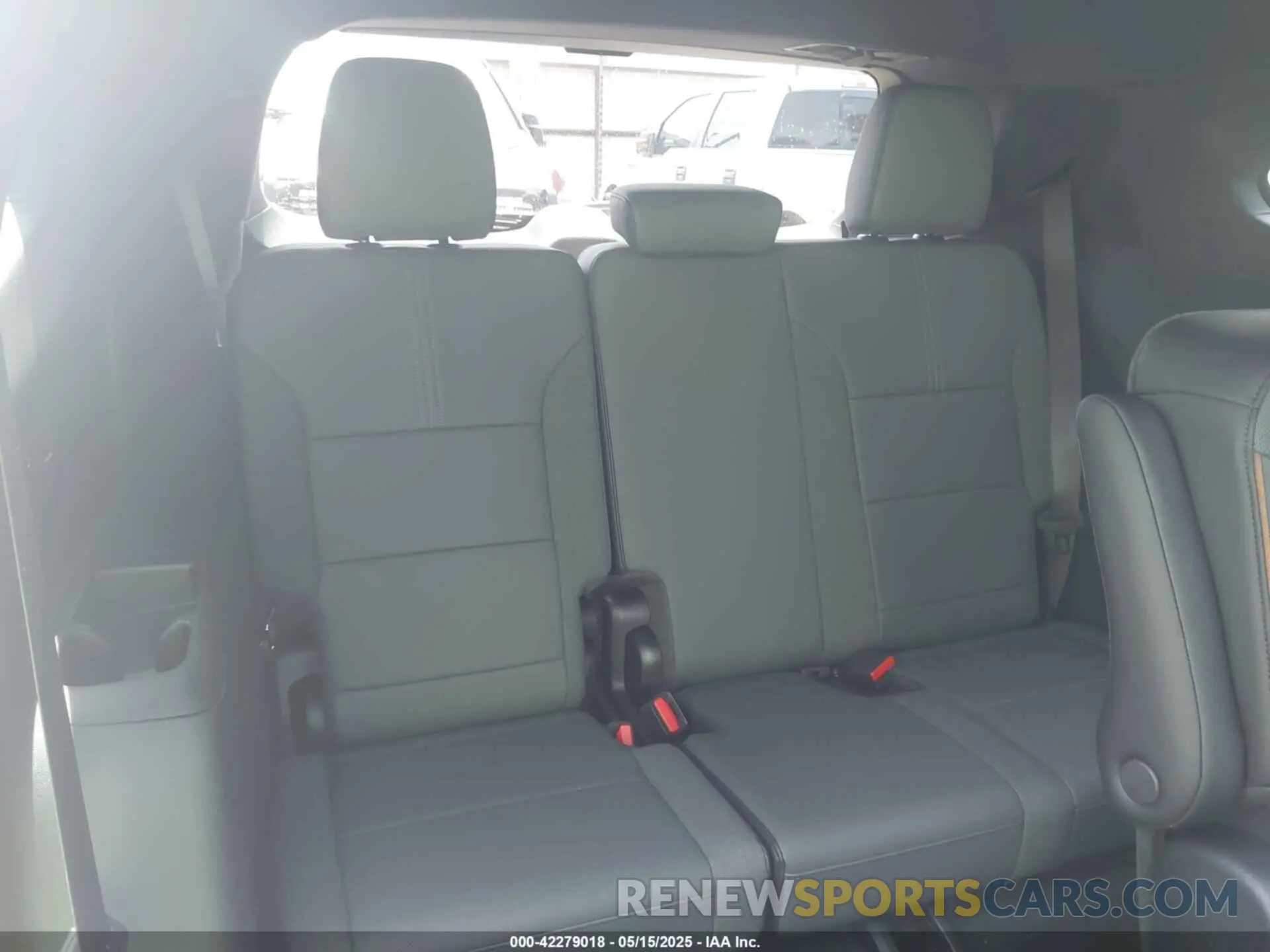 17 fotografías del automóvil dañado 1GKENPRS7SJ232231 GMC ACADIA 2025