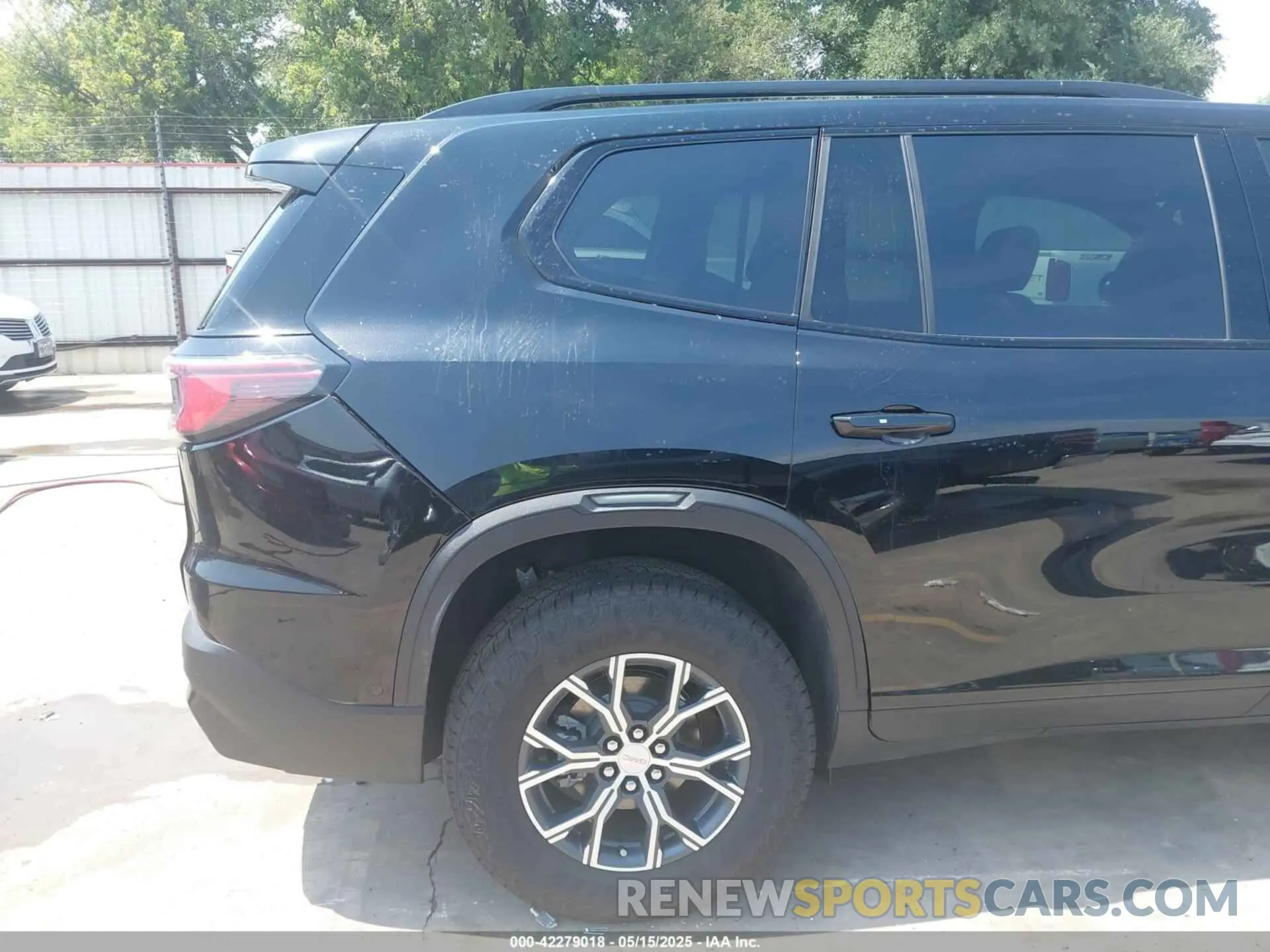 19 fotografías del automóvil dañado 1GKENPRS7SJ232231 GMC ACADIA 2025