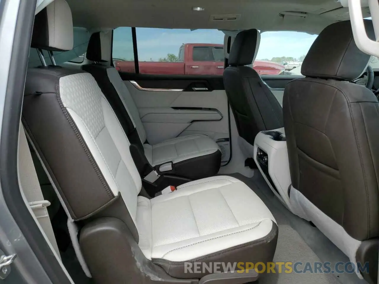 10 fotografías del automóvil dañado 1GKENLKS1RJ176560 GMC ACADIA DEN 2024