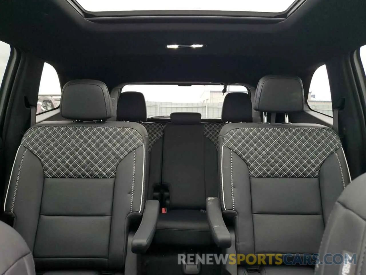 10 fotografías del automóvil dañado 1GKENRKS3RJ222554 GMC ACADIA DEN 2024