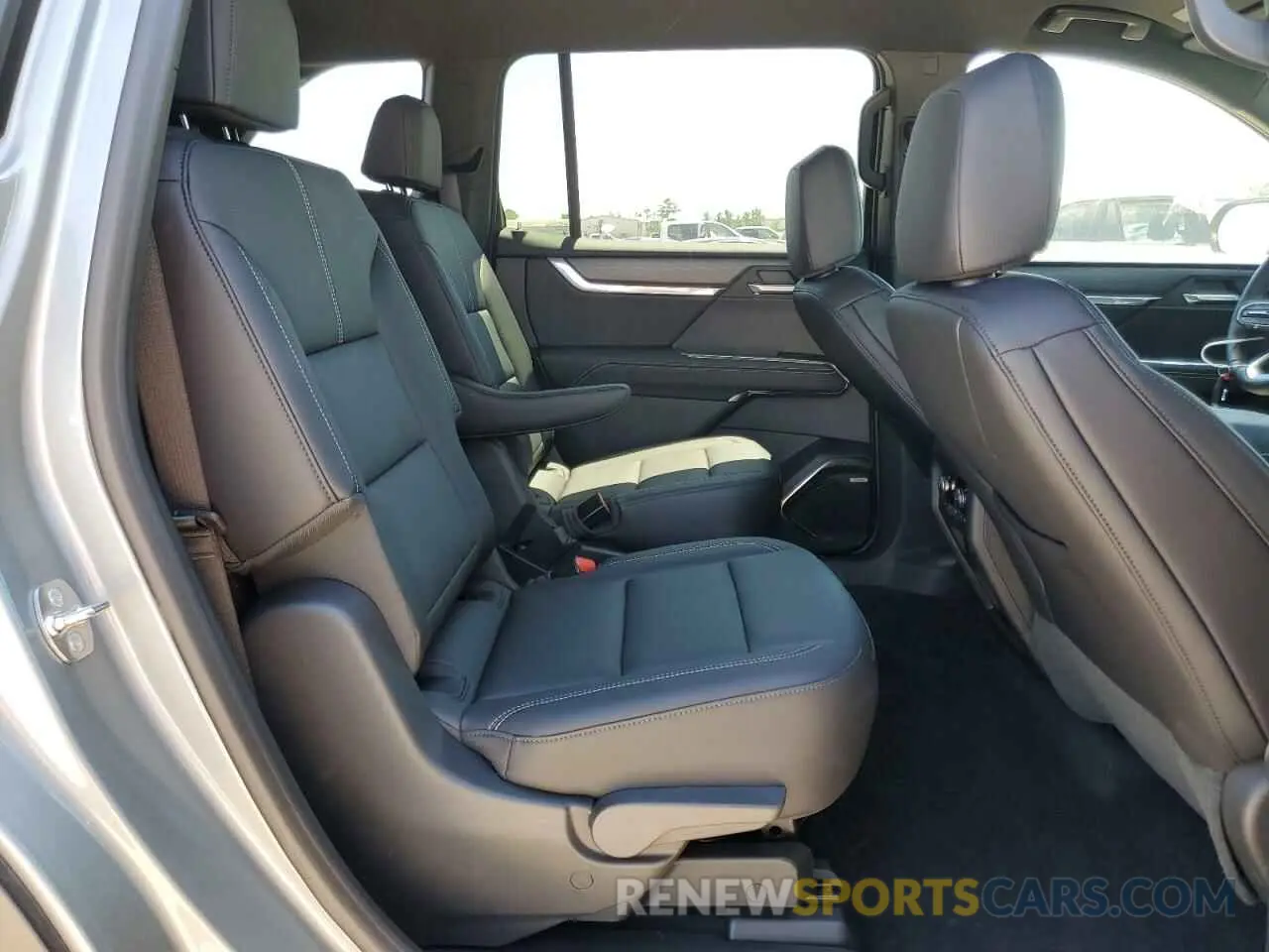 11 fotografías del automóvil dañado 1GKENKKS5RJ183487 GMC ACADIA UPL 2024
