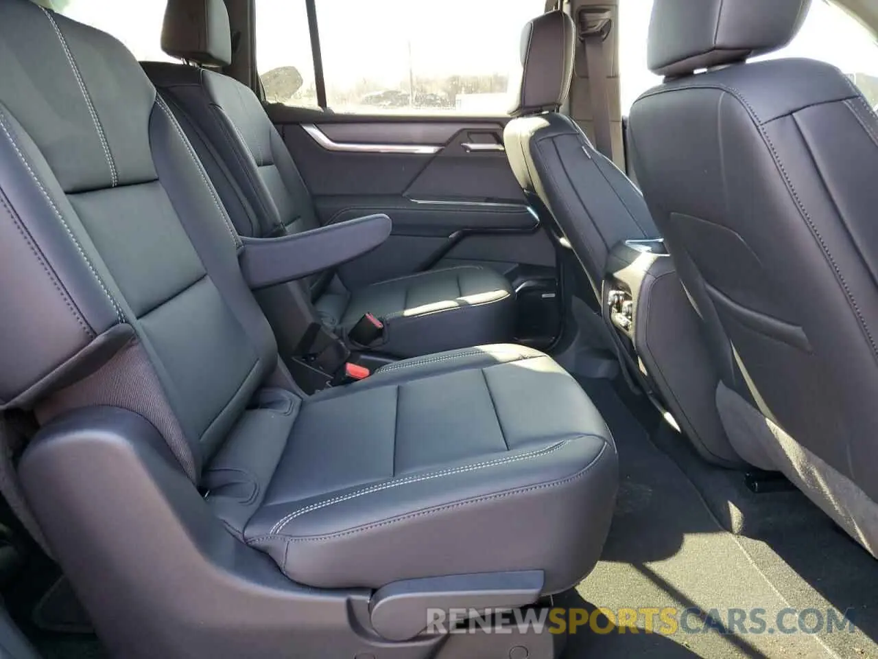 11 fotografías del automóvil dañado 1GKENNKS3RJ210817 GMC ACADIA UPL 2024
