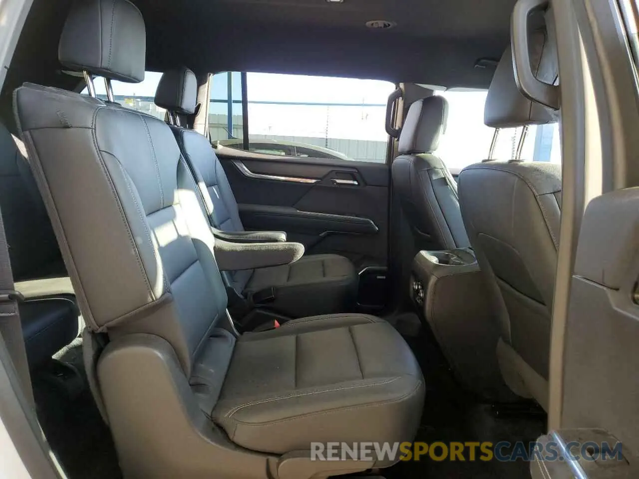 11 fotografías del automóvil dañado 1GKENNKS6RJ199473 GMC ACADIA UPL 2024