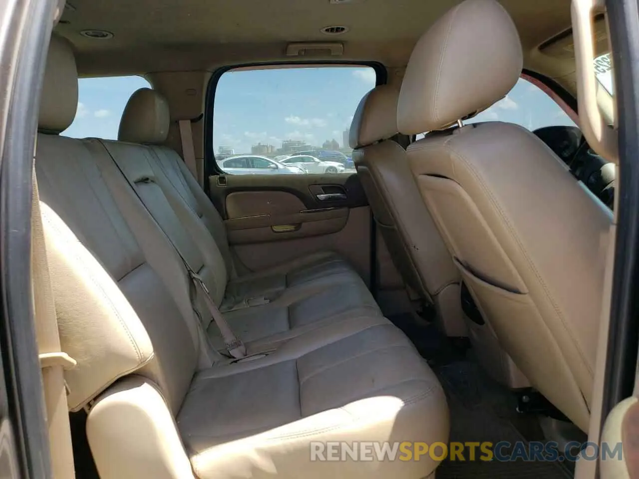 10 fotografías del automóvil dañado 1GKS1KE06BR130717 GMC All Models 2020