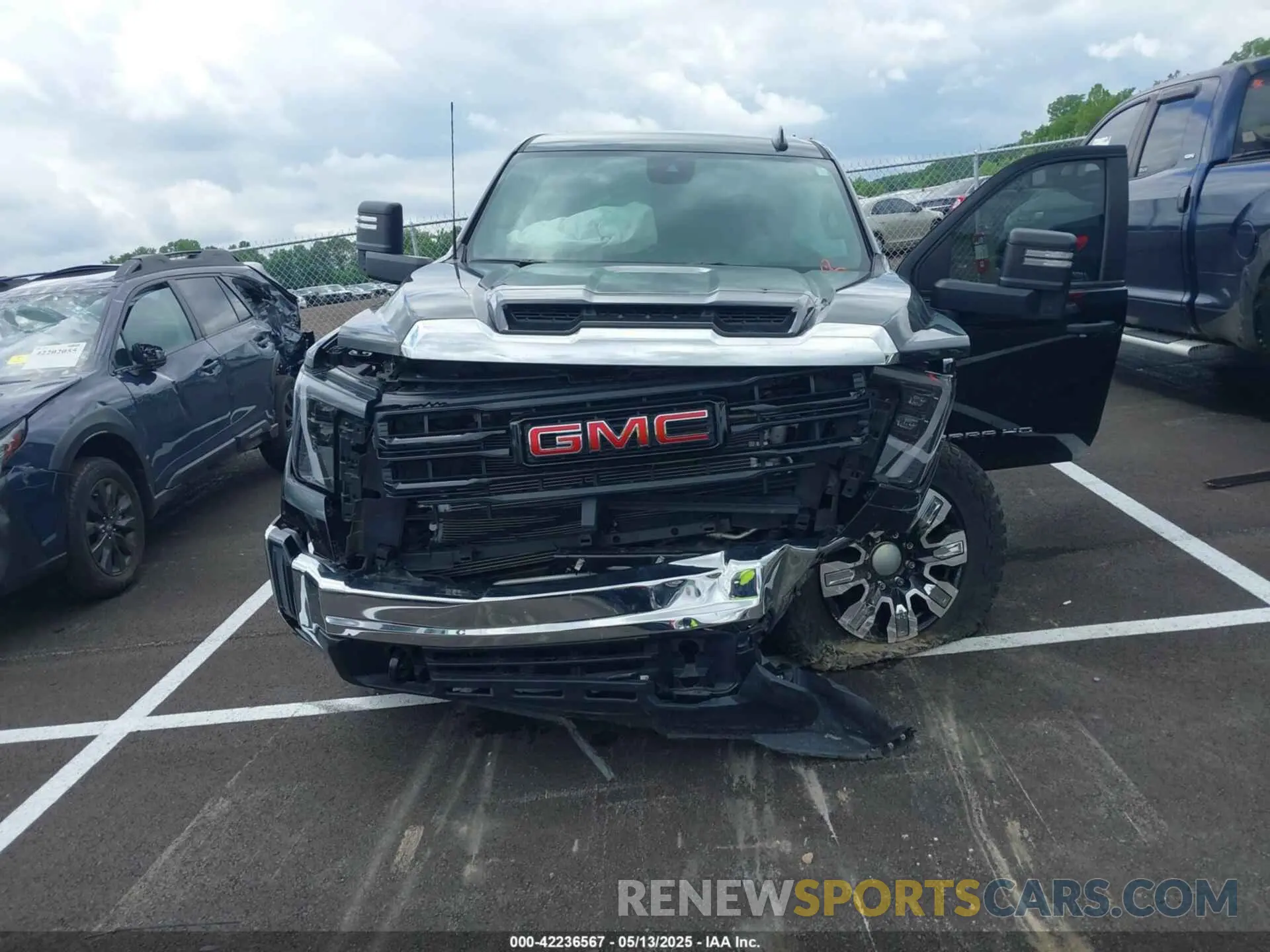 11 fotografías del automóvil dañado 1GT4ULEY4SF142664 GMC C2500 2025