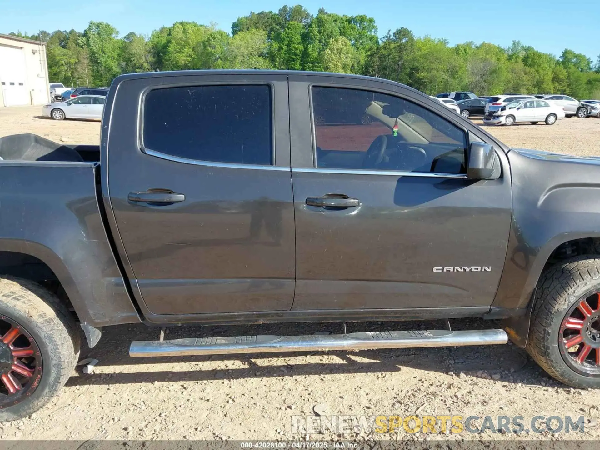 13 fotografías del automóvil dañado 1GTG5CEN0K1115698 GMC CANYON 2019