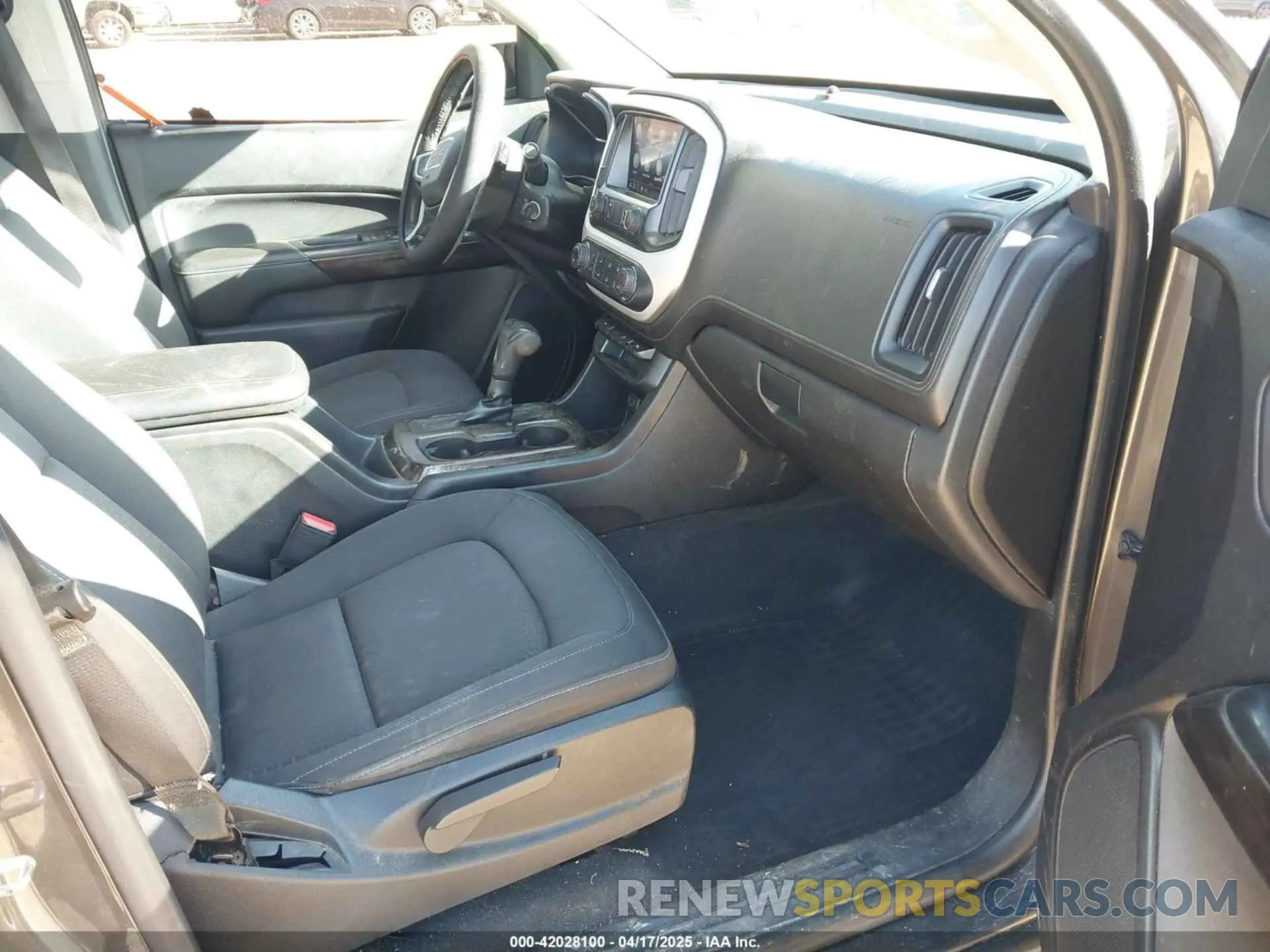 5 fotografías del automóvil dañado 1GTG5CEN0K1115698 GMC CANYON 2019