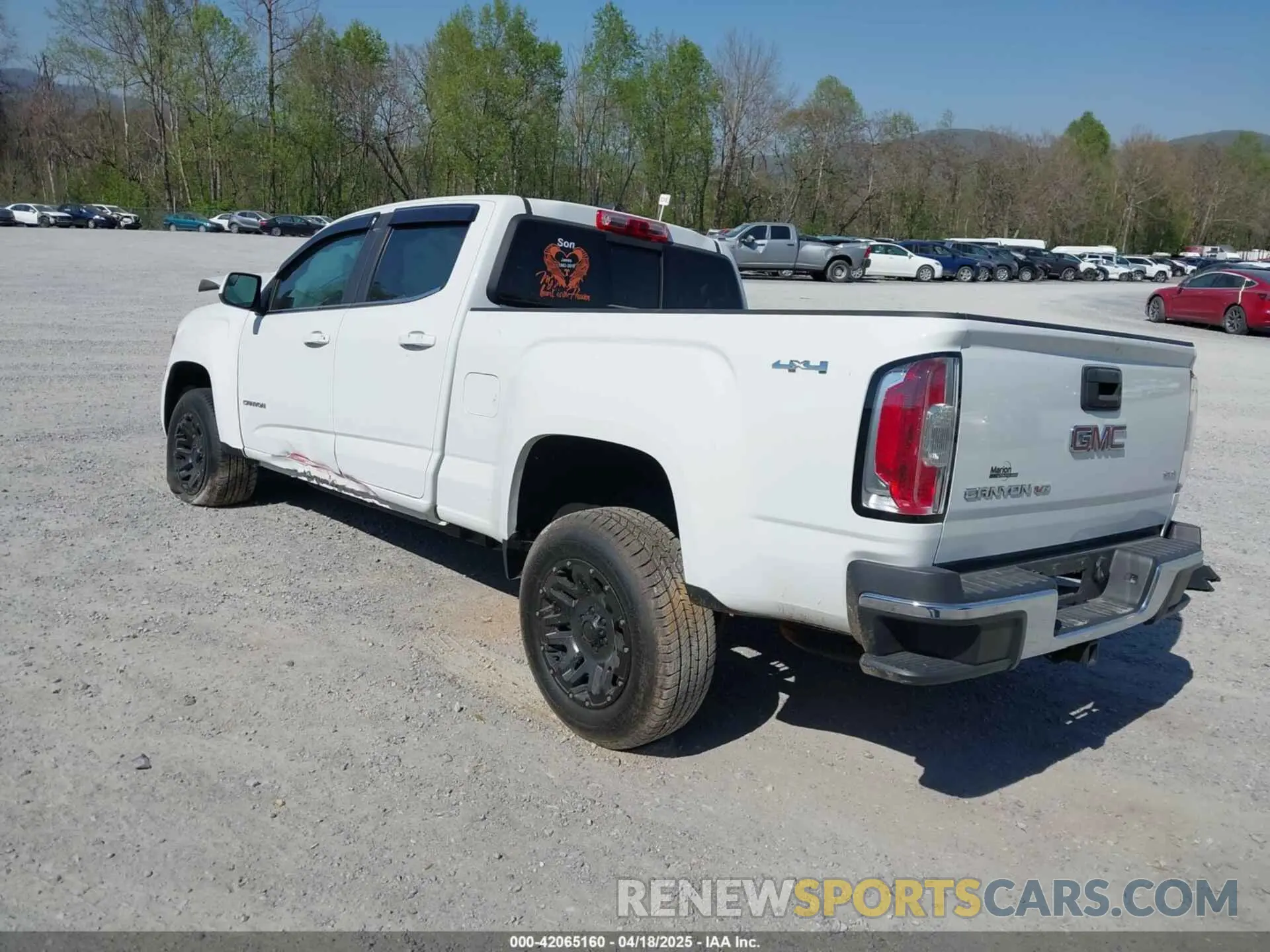 3 fotografías del automóvil dañado 1GTG6CEN0K1353094 GMC CANYON 2019