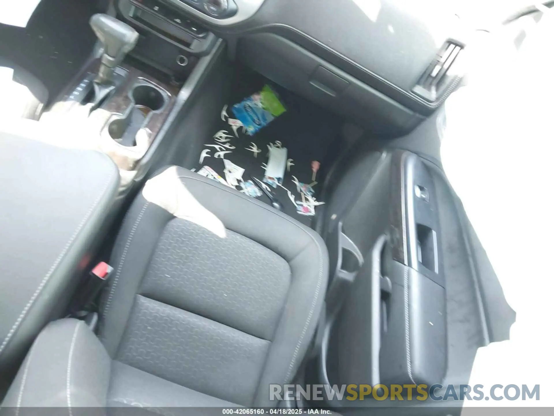 5 fotografías del automóvil dañado 1GTG6CEN0K1353094 GMC CANYON 2019