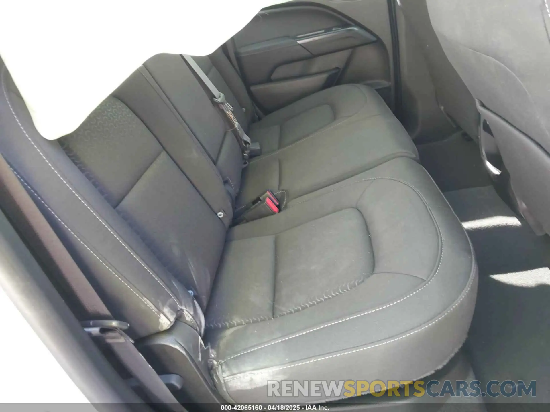 8 fotografías del automóvil dañado 1GTG6CEN0K1353094 GMC CANYON 2019