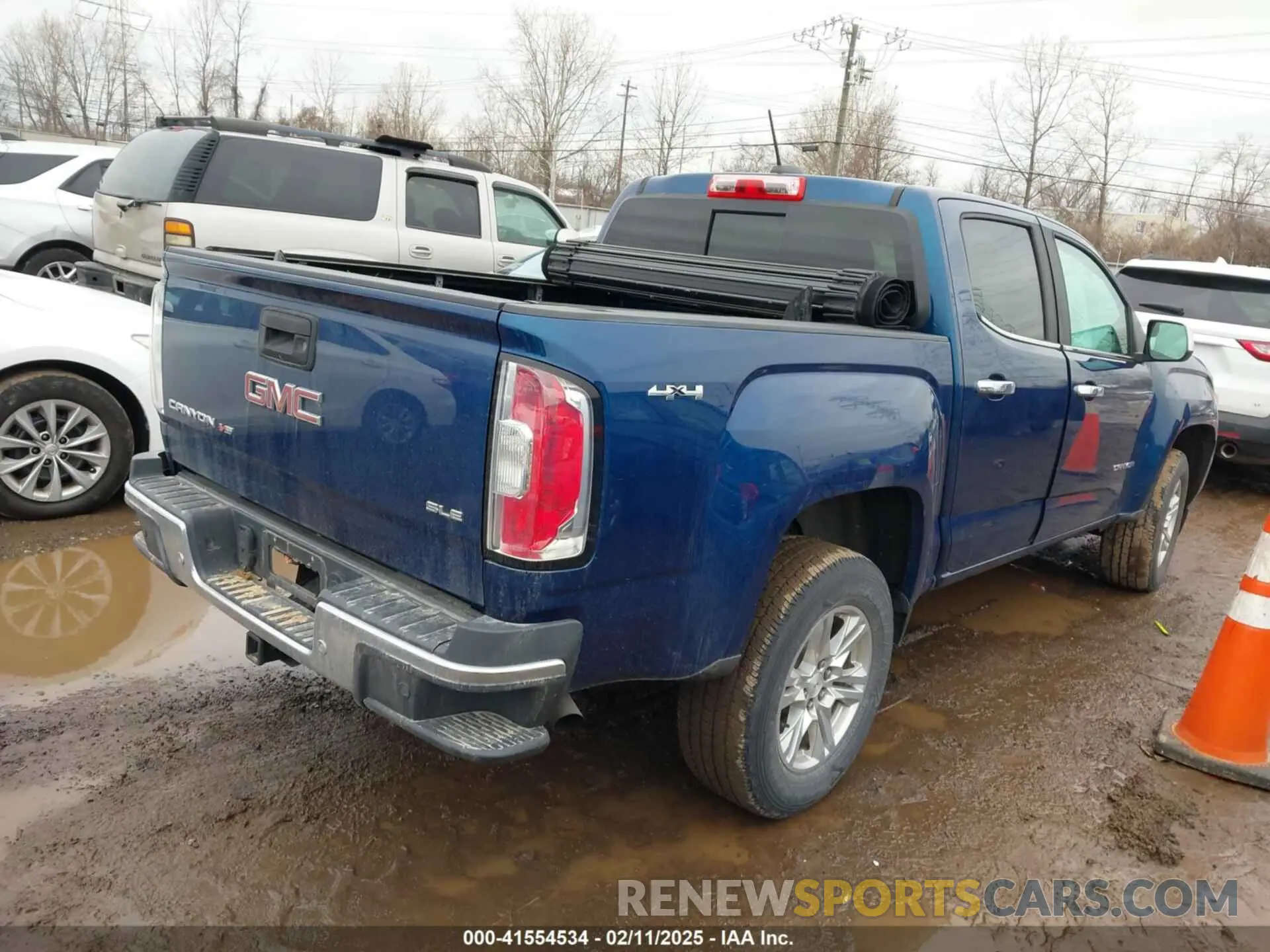 4 fotografías del automóvil dañado 1GTG6CEN2K1209224 GMC CANYON 2019