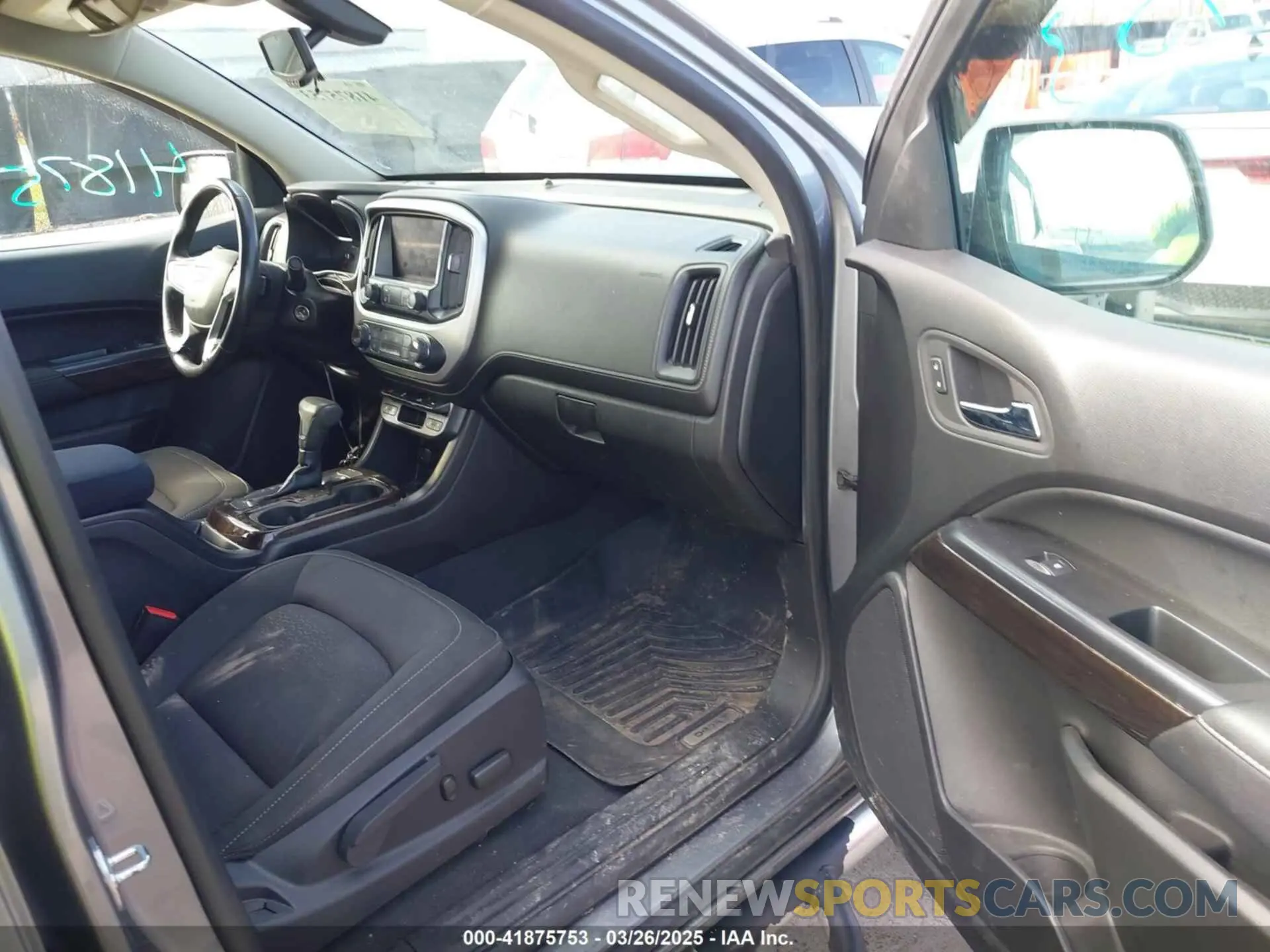 5 fotografías del automóvil dañado 1GTG6CEN6K1352824 GMC CANYON 2019