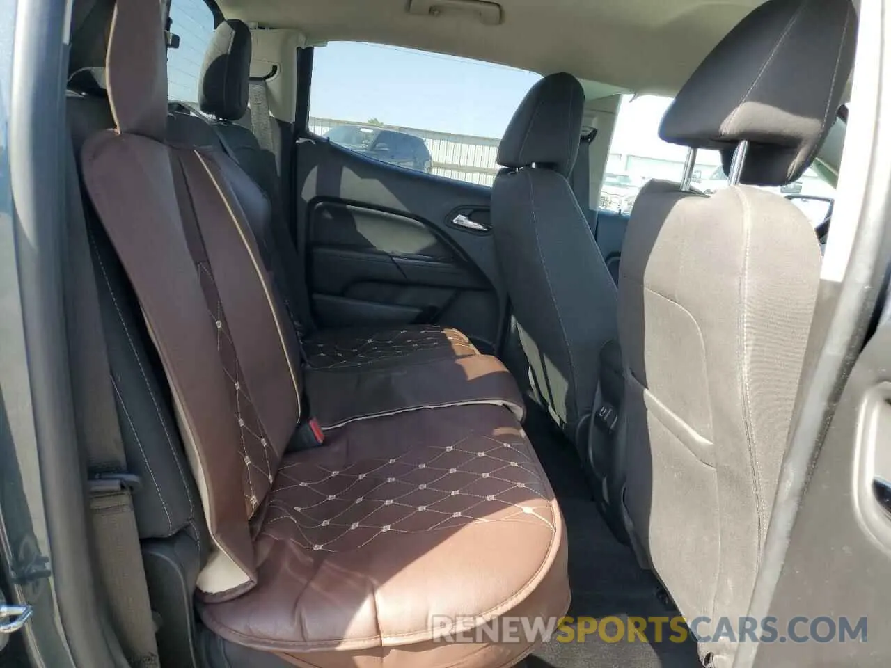 10 fotografías del automóvil dañado 1GTG6CEN7K1352685 GMC CANYON 2019
