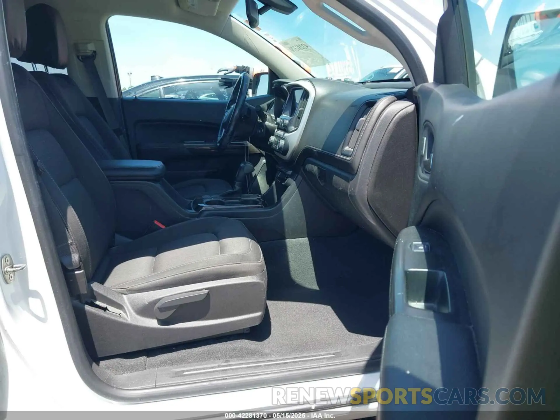 5 fotografías del automóvil dañado 1GTG6CEN9K1301897 GMC CANYON 2019