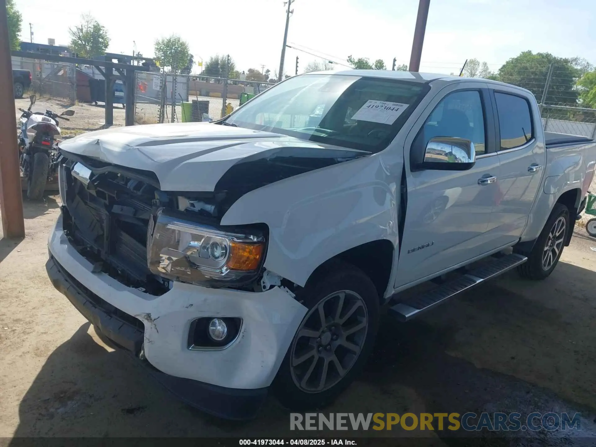 2 fotografías del automóvil dañado 1GTG6EEN2K1102637 GMC CANYON 2019