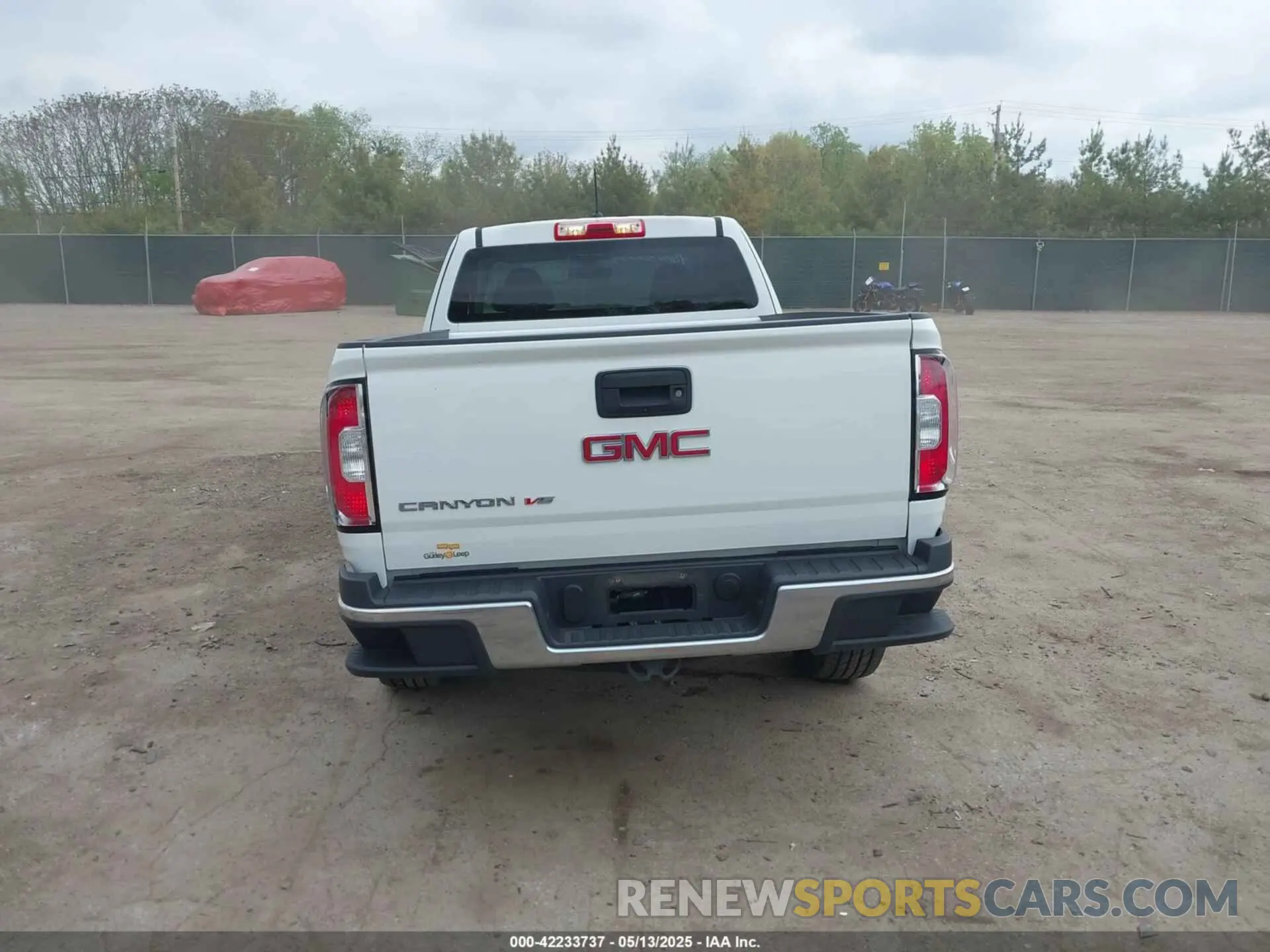 17 fotografías del automóvil dañado 1GTH5BEN6K1295820 GMC CANYON 2019