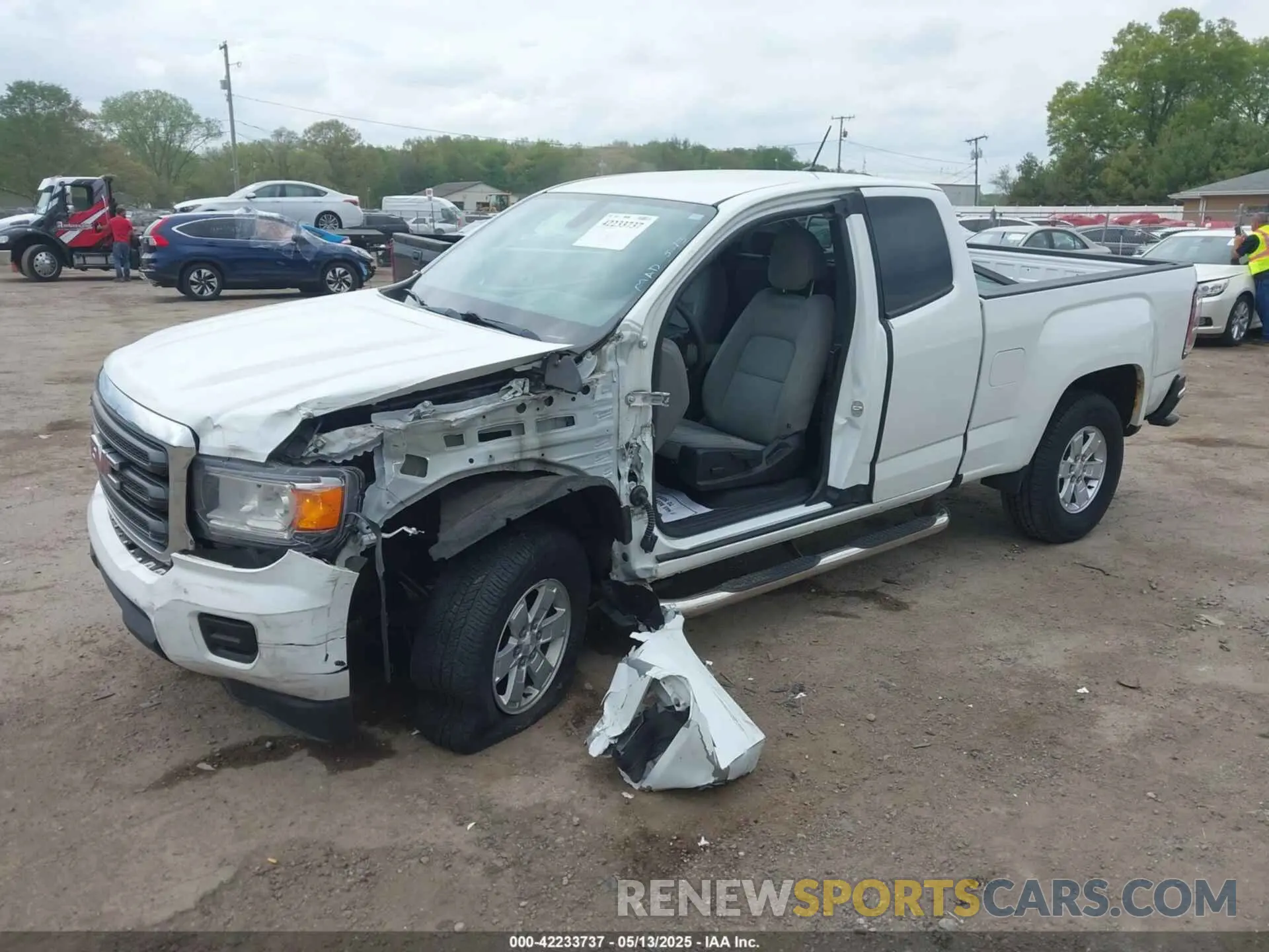2 fotografías del automóvil dañado 1GTH5BEN6K1295820 GMC CANYON 2019