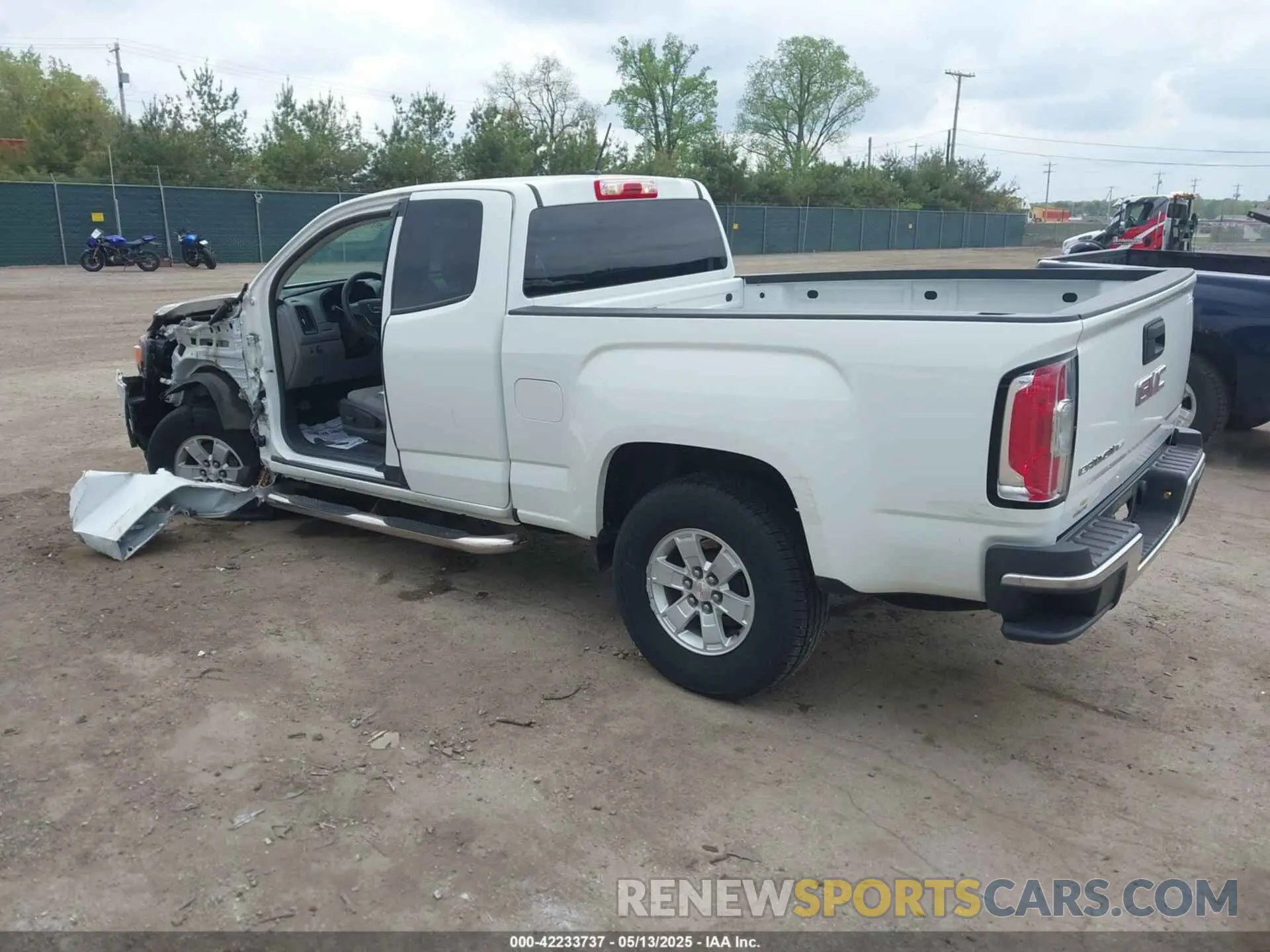 3 fotografías del automóvil dañado 1GTH5BEN6K1295820 GMC CANYON 2019