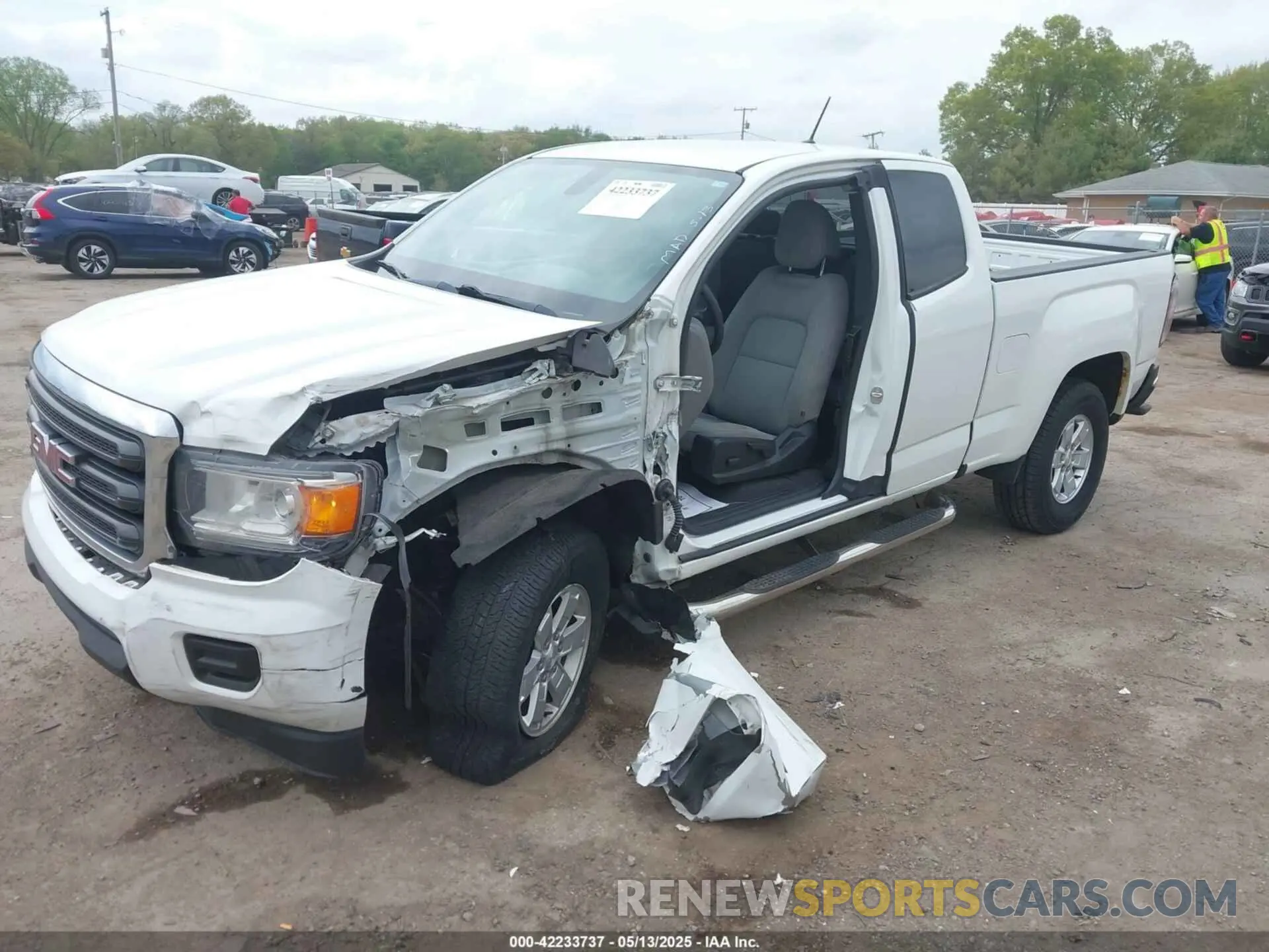 6 fotografías del automóvil dañado 1GTH5BEN6K1295820 GMC CANYON 2019