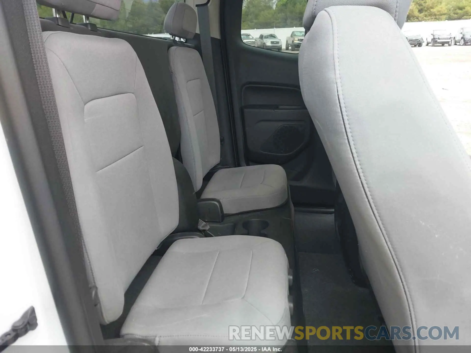 8 fotografías del automóvil dañado 1GTH5BEN6K1295820 GMC CANYON 2019