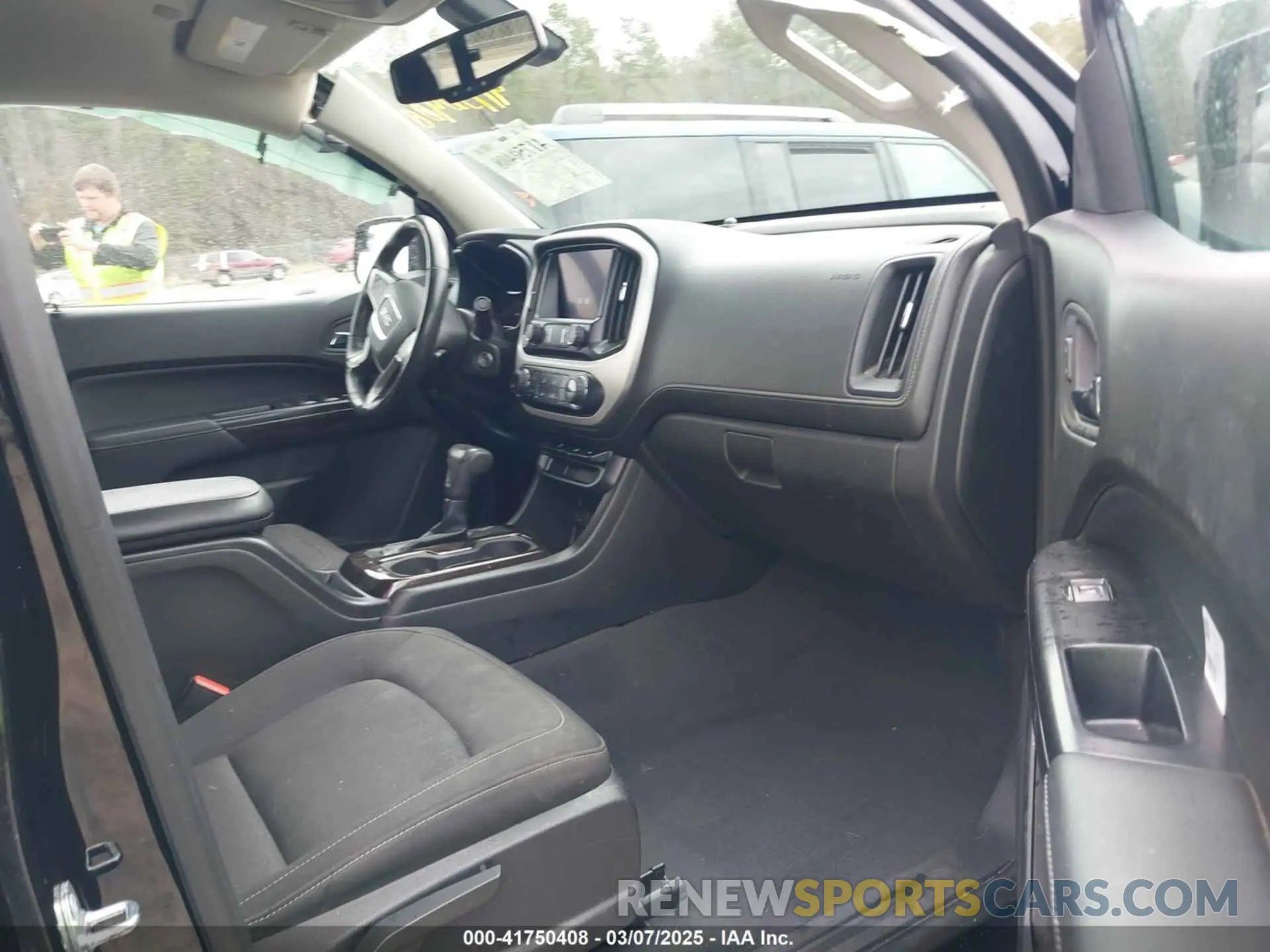 5 fotografías del automóvil dañado 1GTG5CEN1L1228903 GMC CANYON 2020