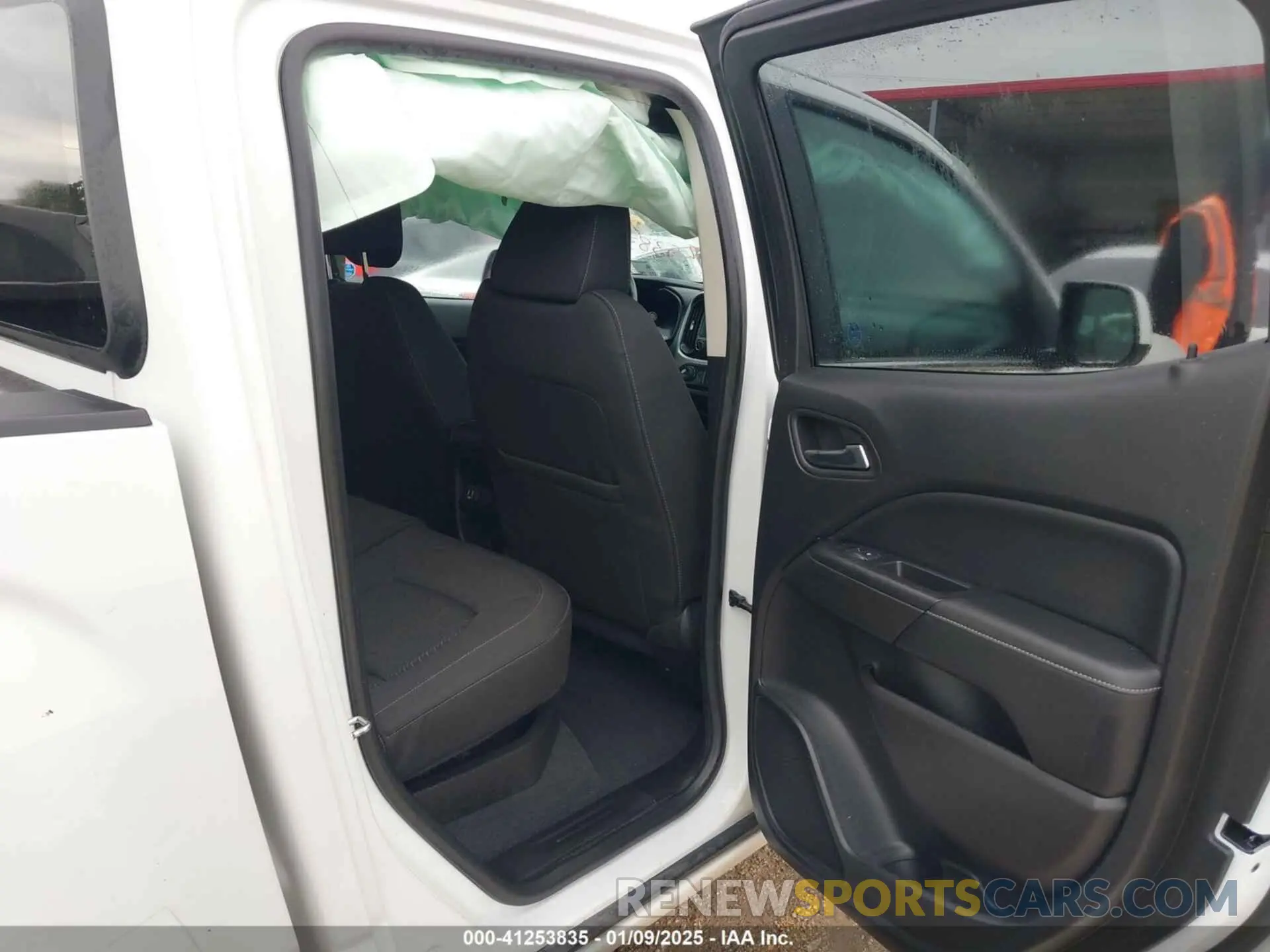8 fotografías del automóvil dañado 1GTG5CEN6L1116260 GMC CANYON 2020