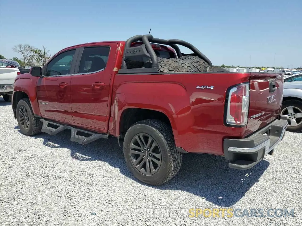 2 fotografías del automóvil dañado 1GTG6CEN4L1134222 GMC CANYON 2020